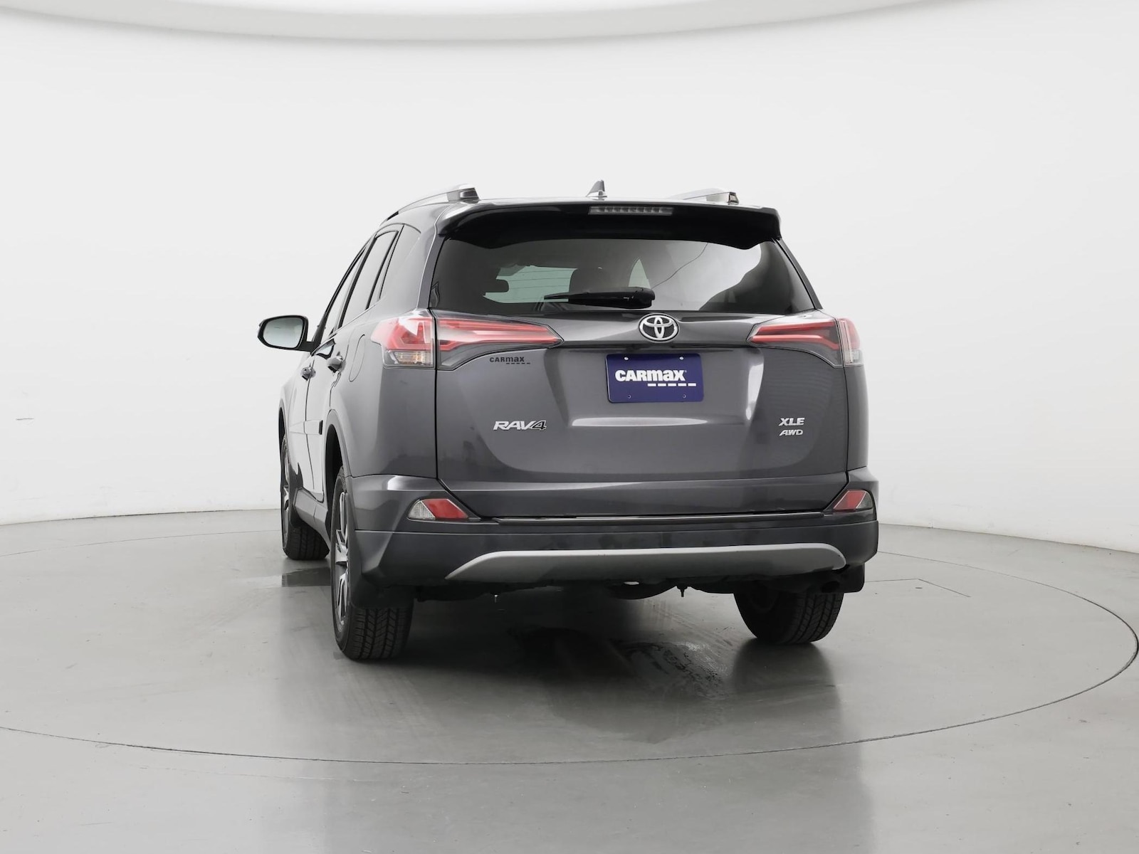 2018 Toyota RAV4 XLE - Photo 7