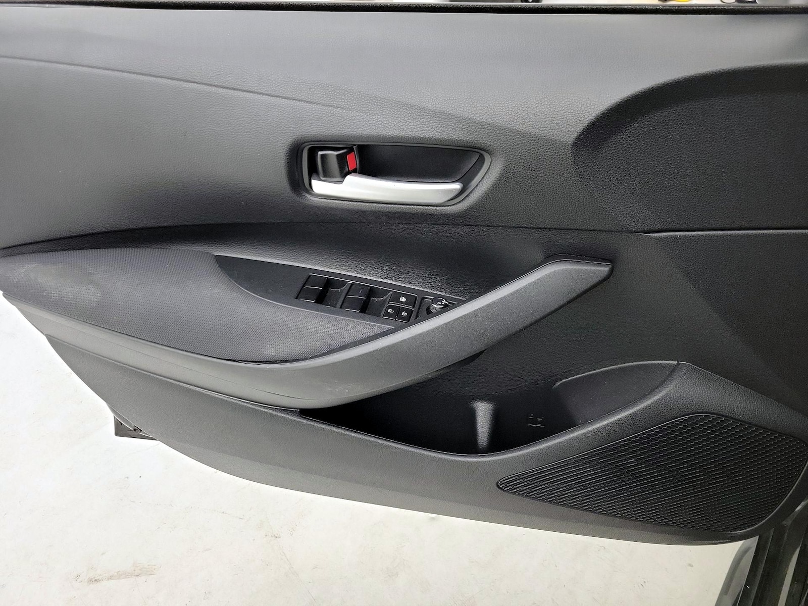 2021 Toyota Corolla LE - Photo 13