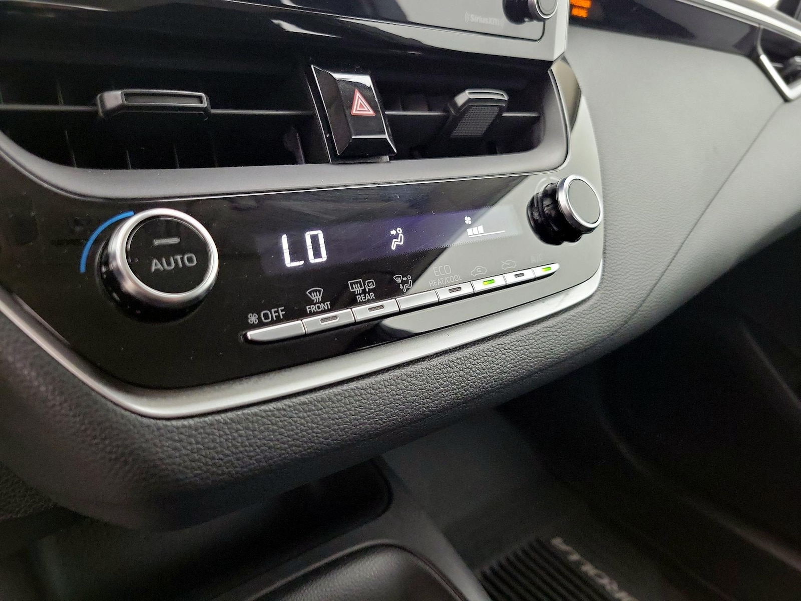 2021 Toyota Corolla LE - Photo 17
