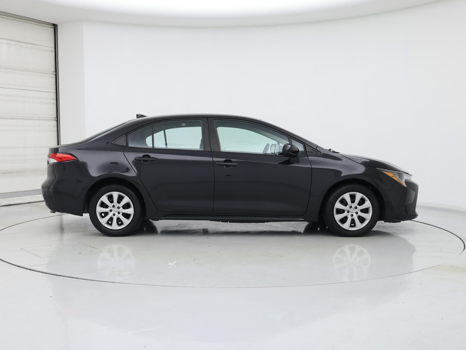 2021 Toyota Corolla LE - Photo 8