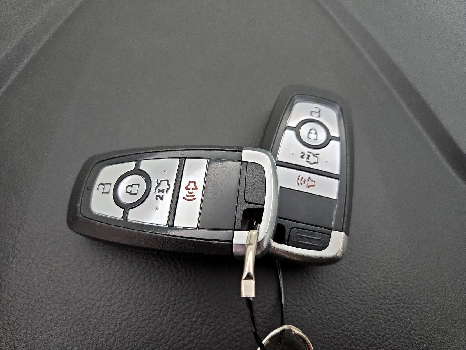 2020 Ford Fusion SE - Photo 24