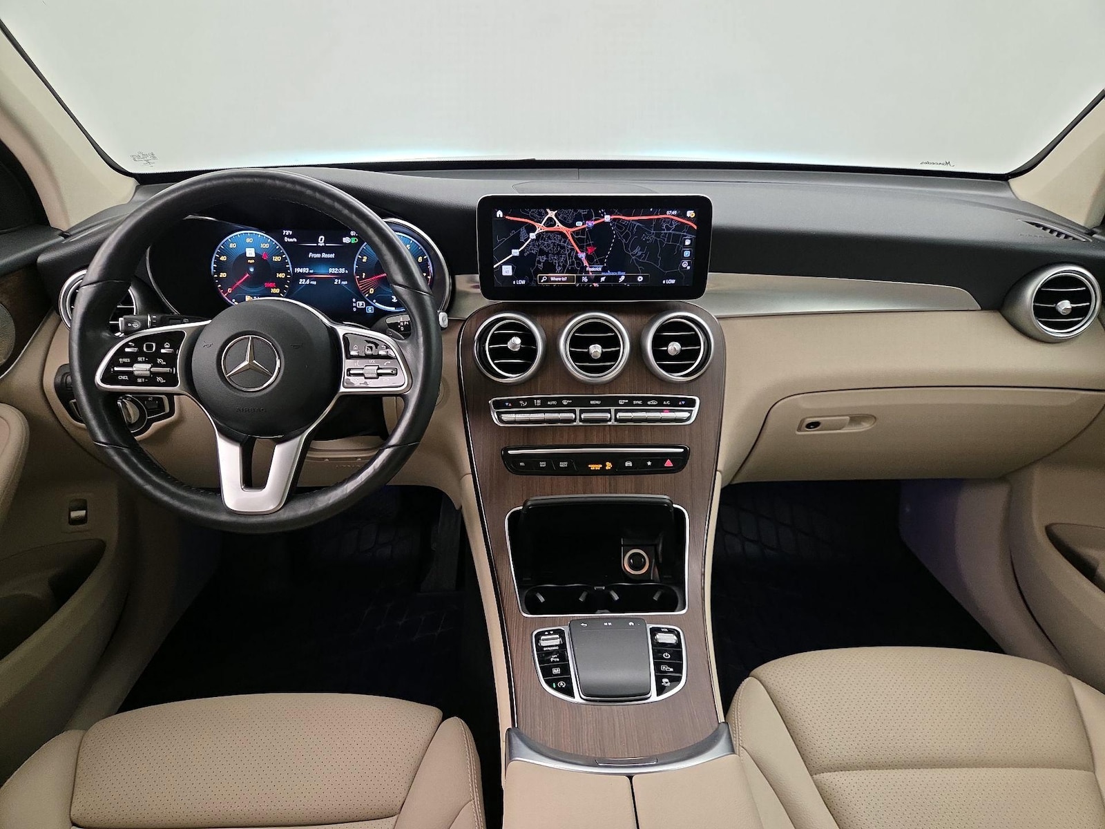 2021 Mercedes-Benz GLC GLC300 - Photo 10