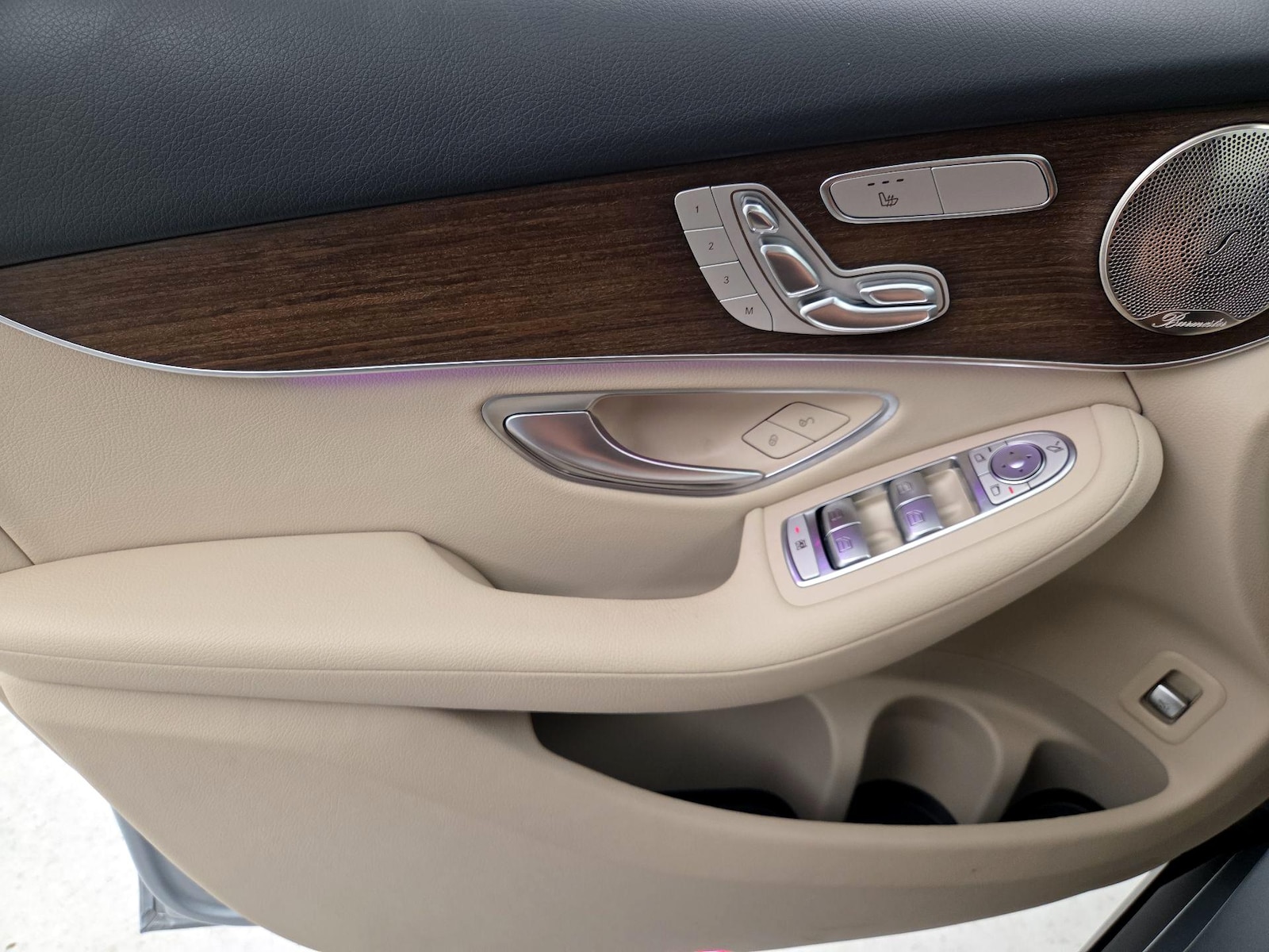 2021 Mercedes-Benz GLC GLC300 - Photo 13