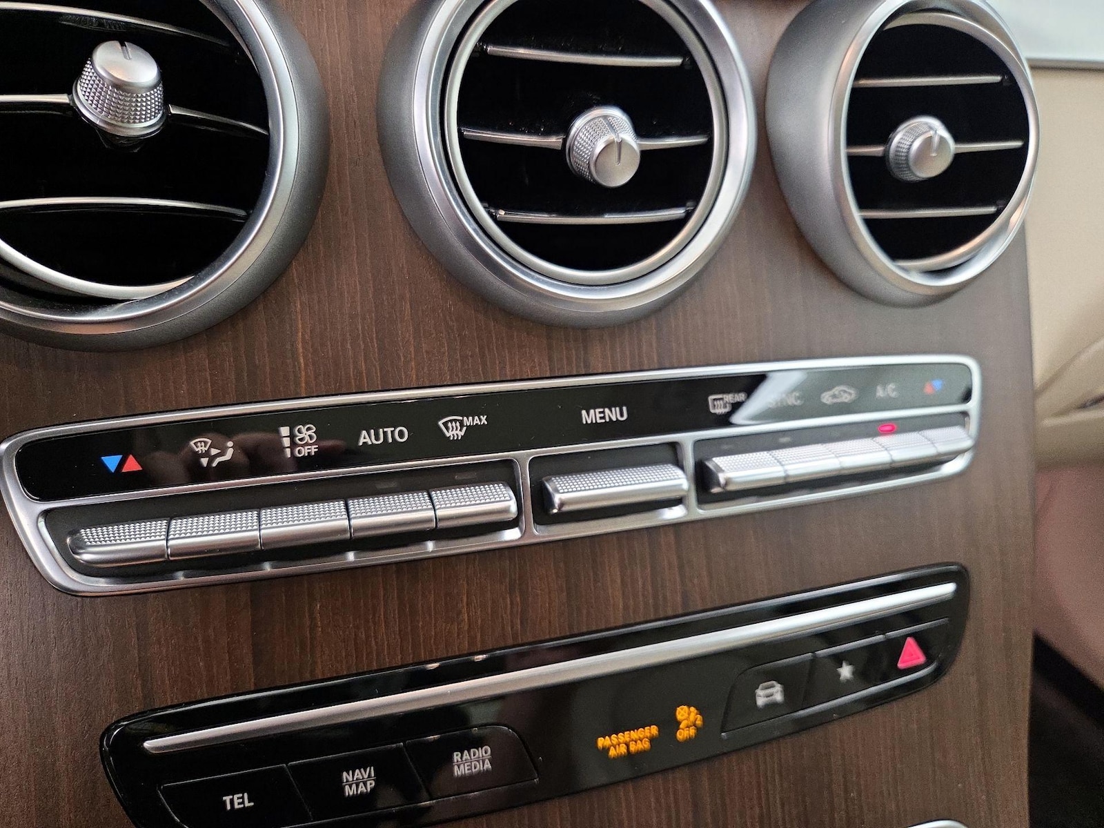 2021 Mercedes-Benz GLC GLC300 - Photo 18