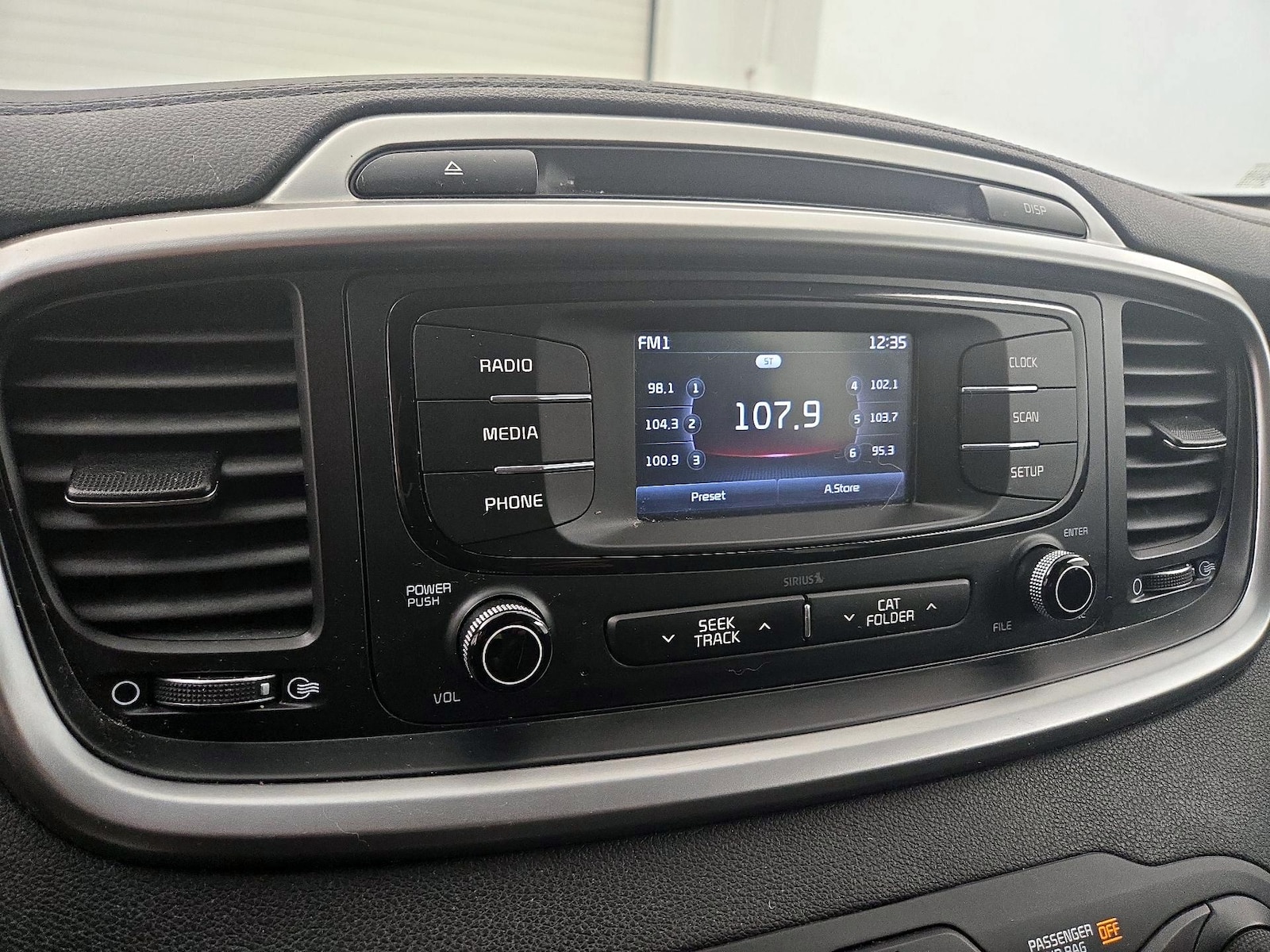 2017 Kia Sorento LX - Photo 16