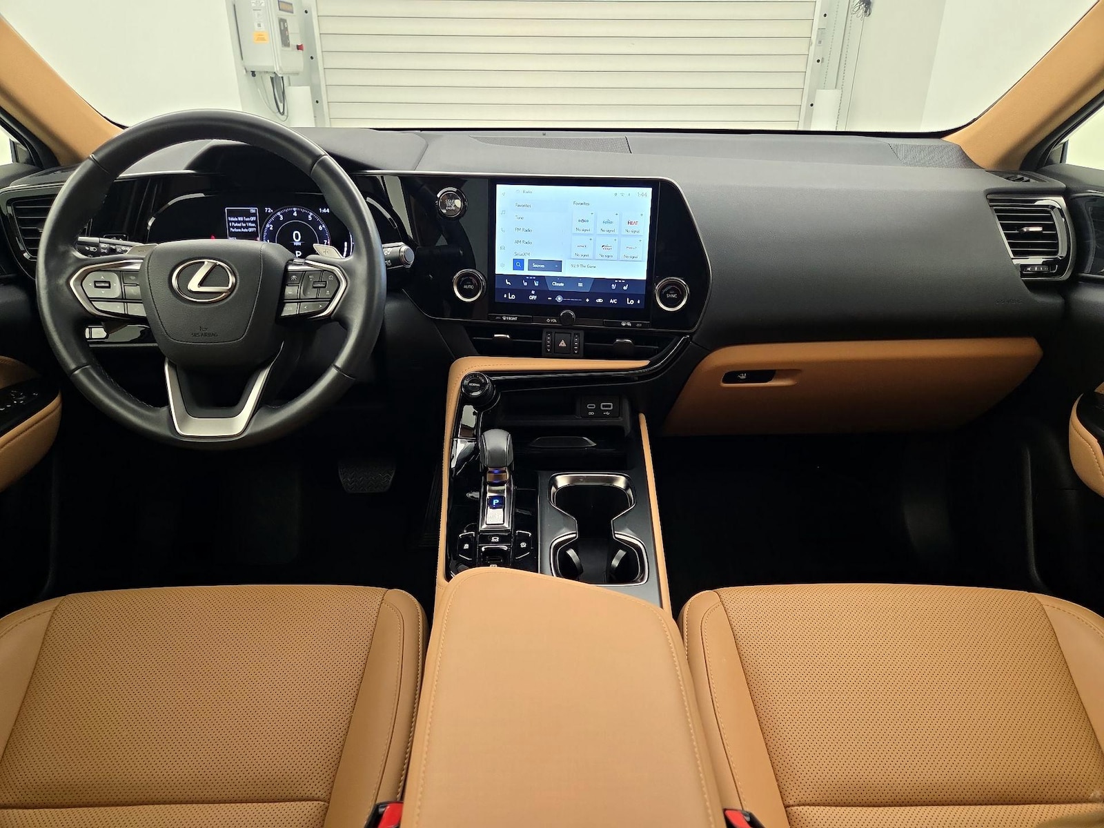 2025 Lexus NX 250 - Photo 10