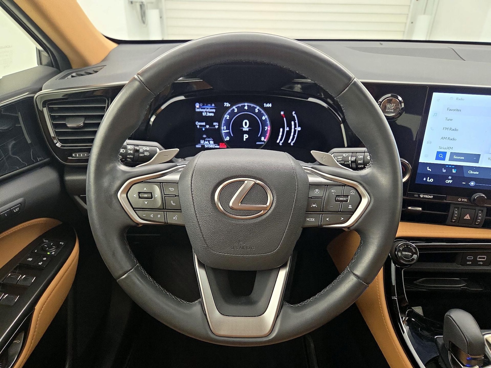 2025 Lexus NX 250 - Photo 11