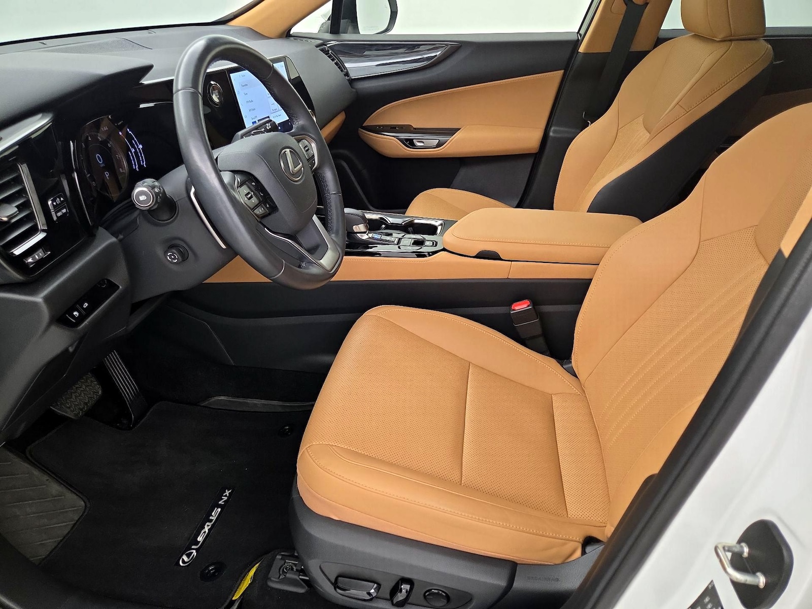 2025 Lexus NX 250 - Photo 12