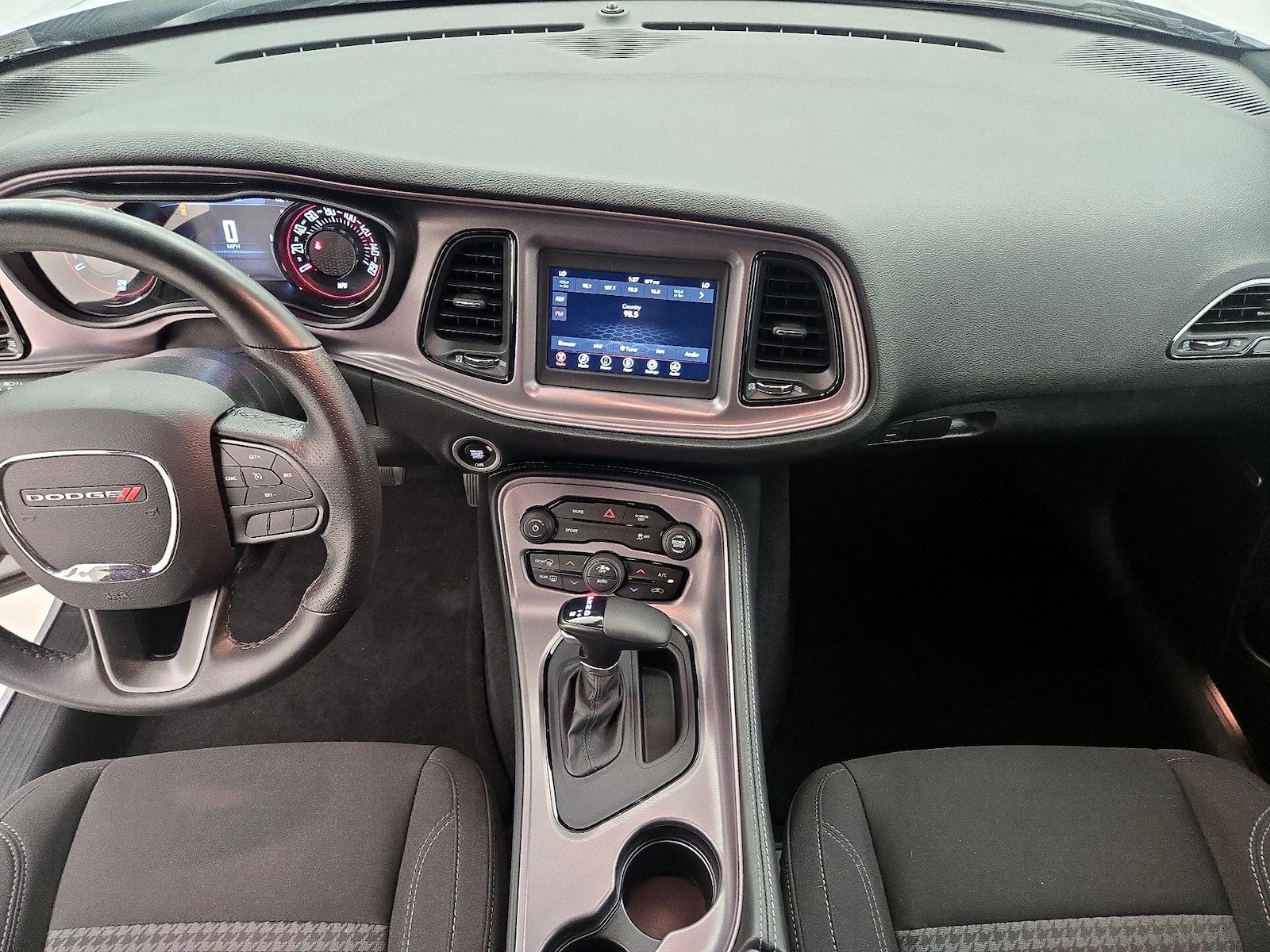 2023 Dodge Challenger SXT - Photo 10