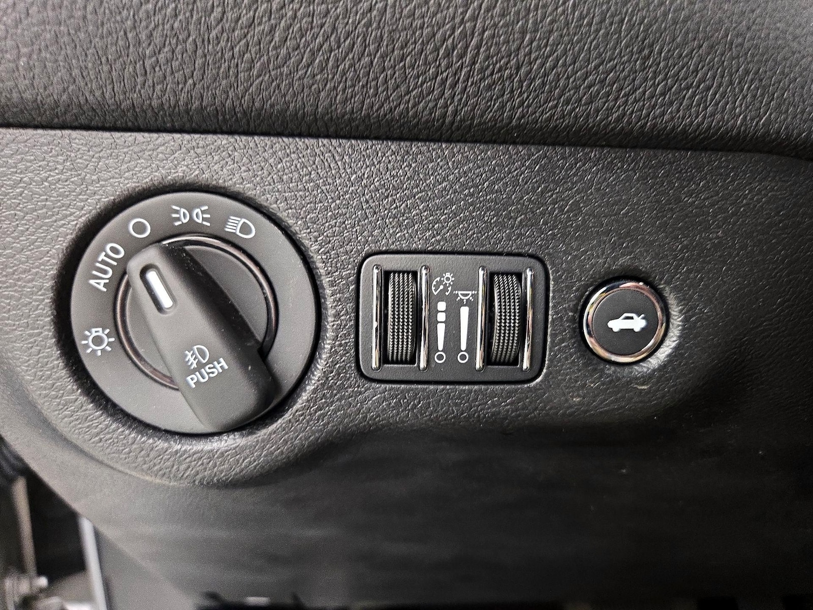 2023 Dodge Challenger SXT - Photo 14