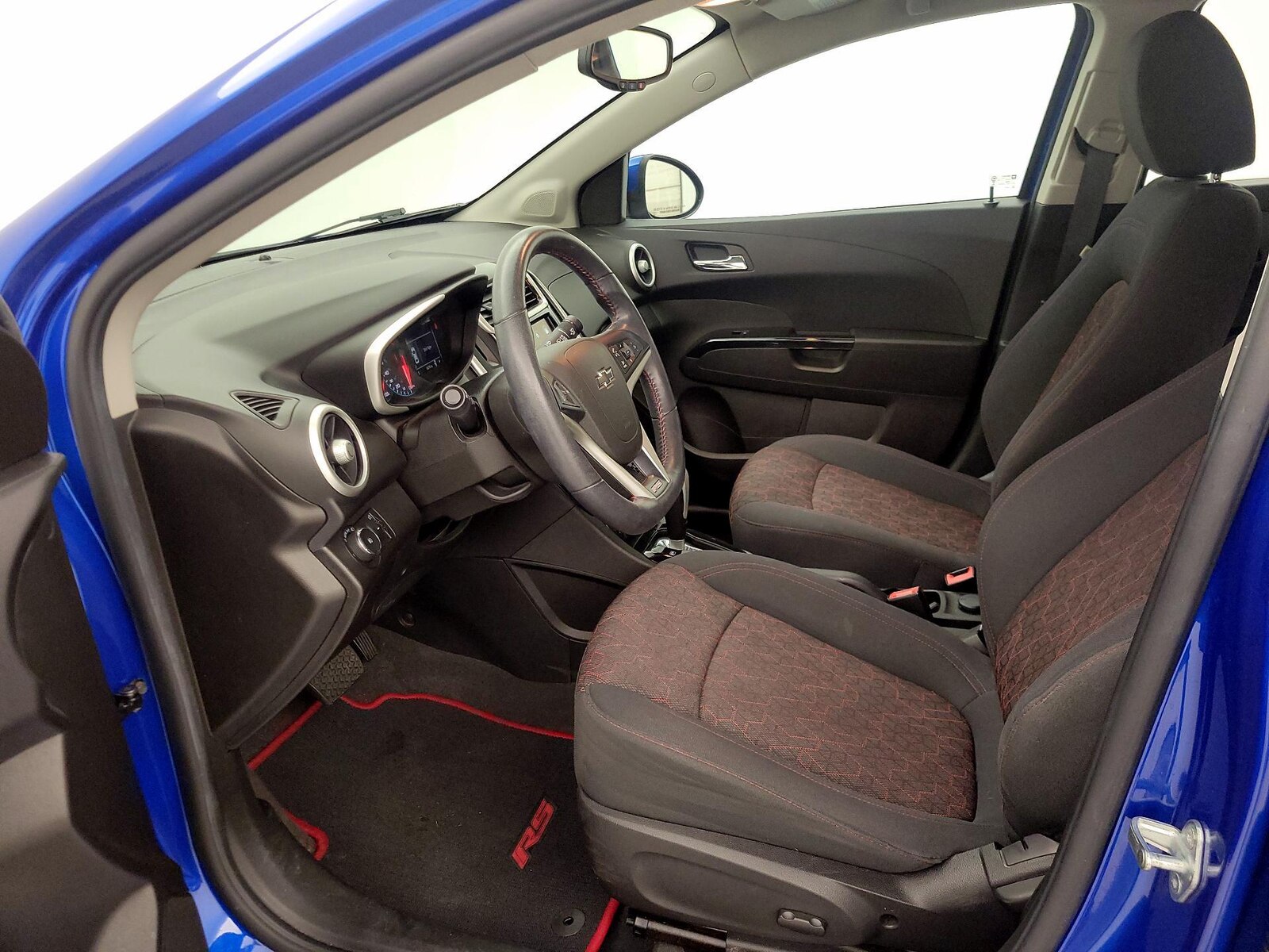 Power Seat(s) & Side Airbags