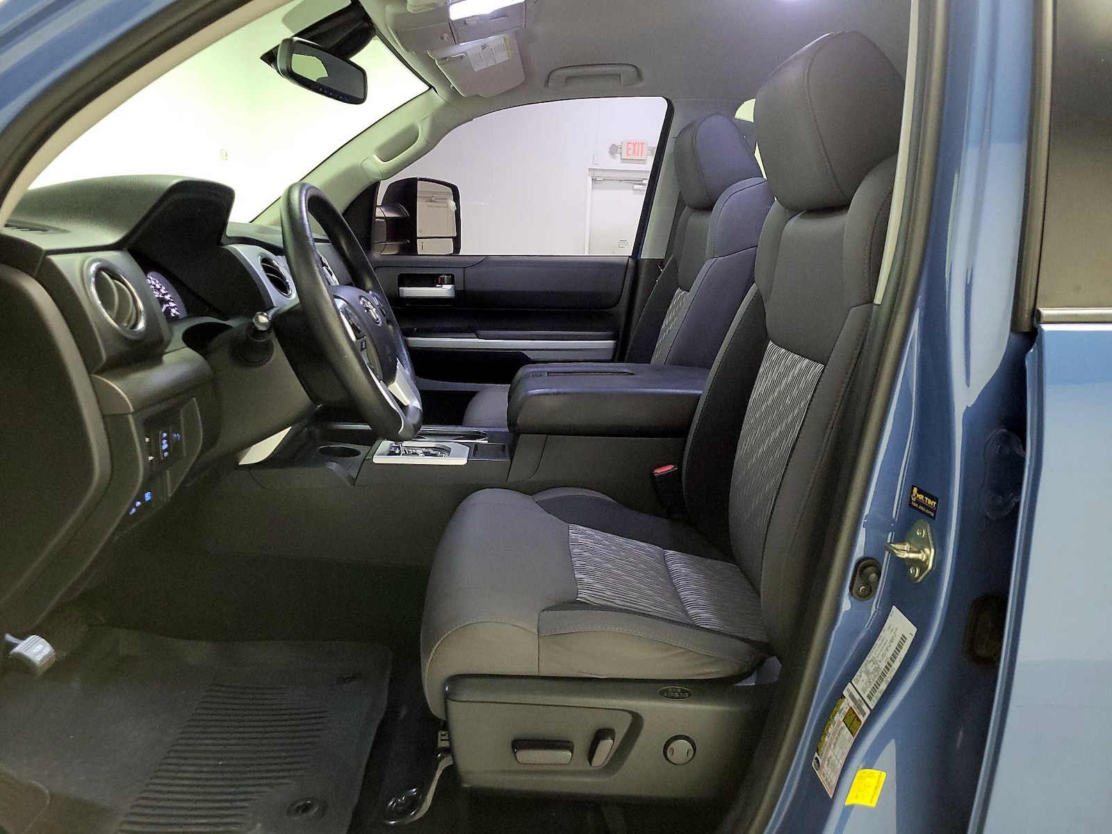 Power Seat(s) & Leather Seats