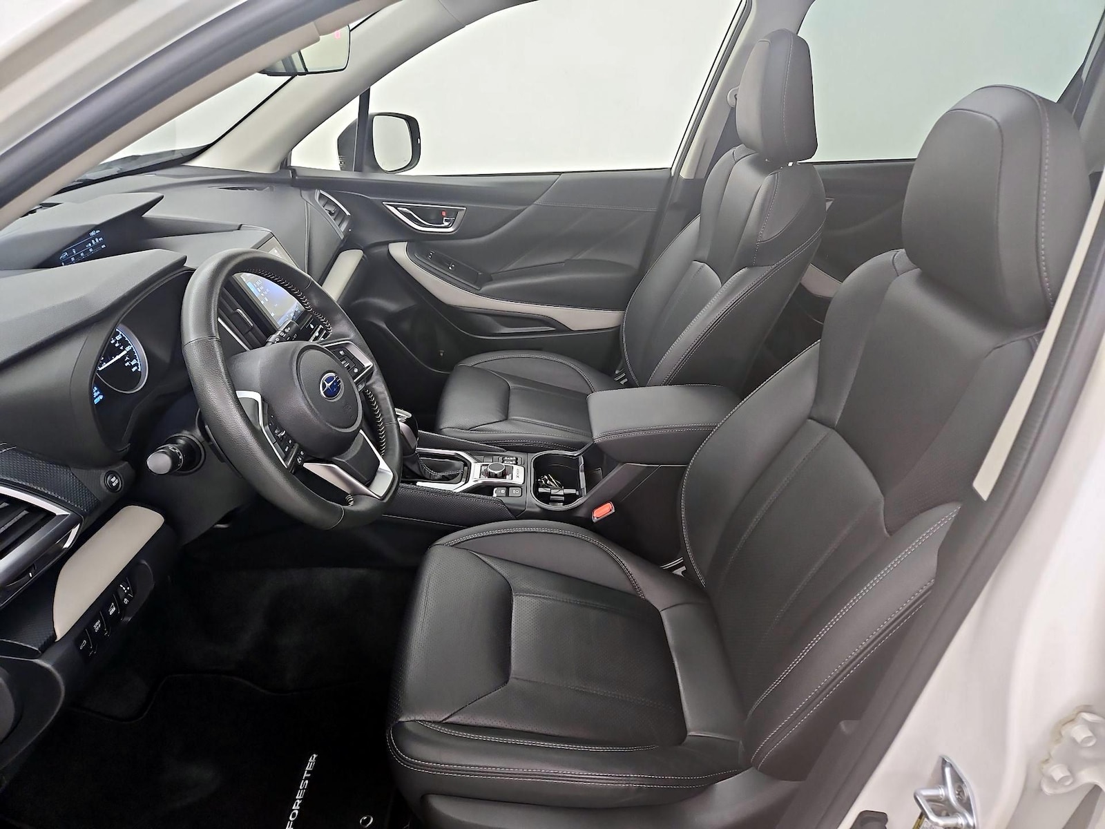 2023 Subaru Forester Limited - Photo 12