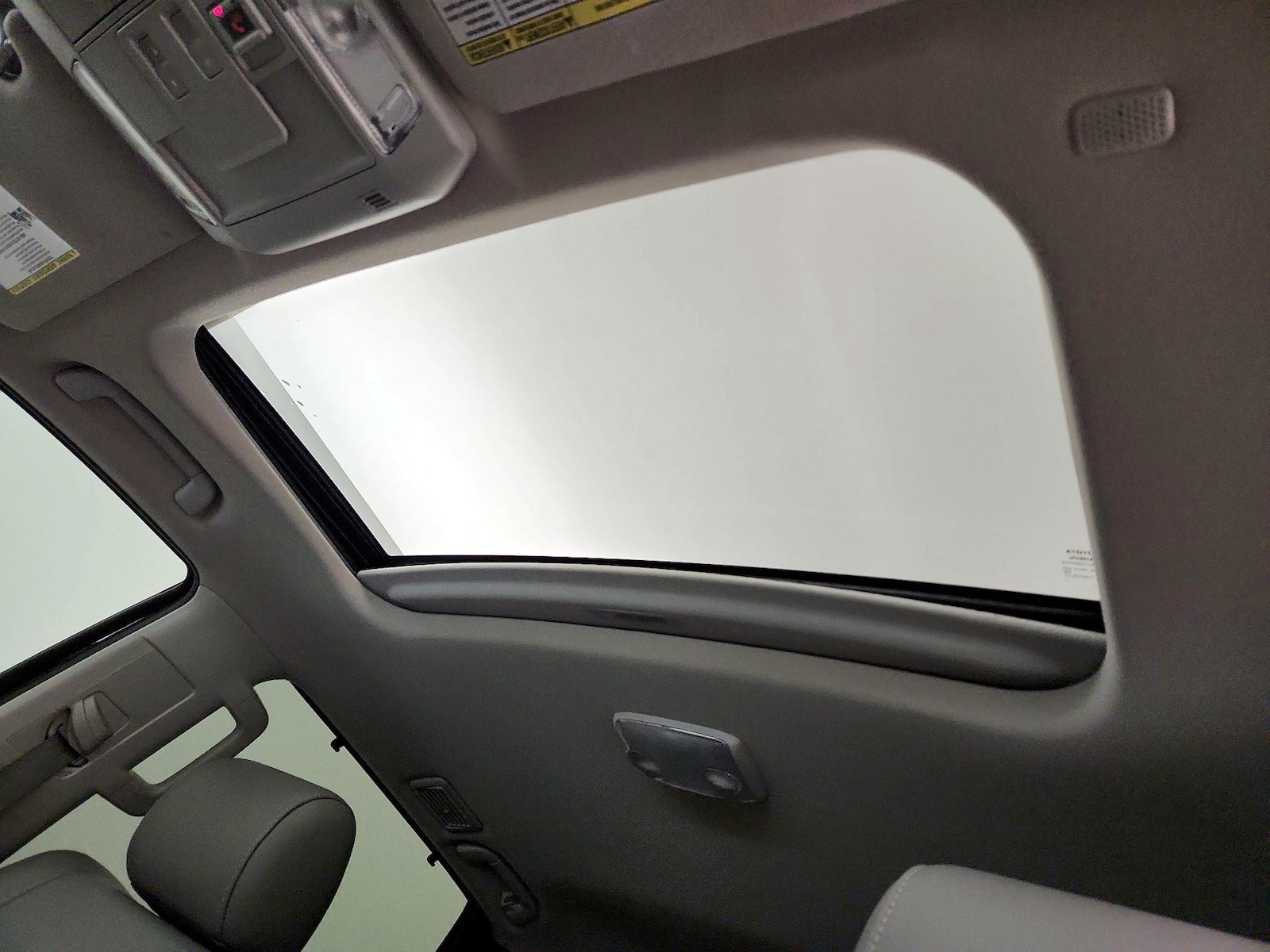 Sunroof(s) & Overhead Airbags