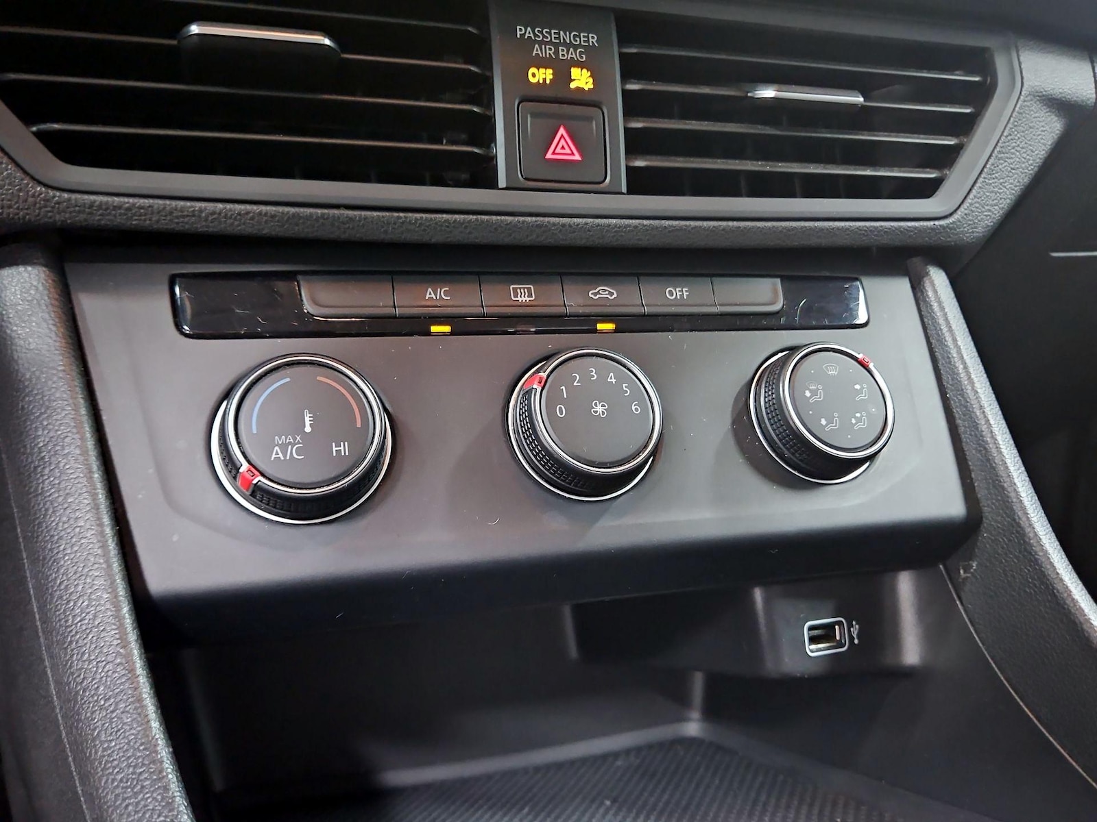 2019 Volkswagen Jetta SE - Photo 17