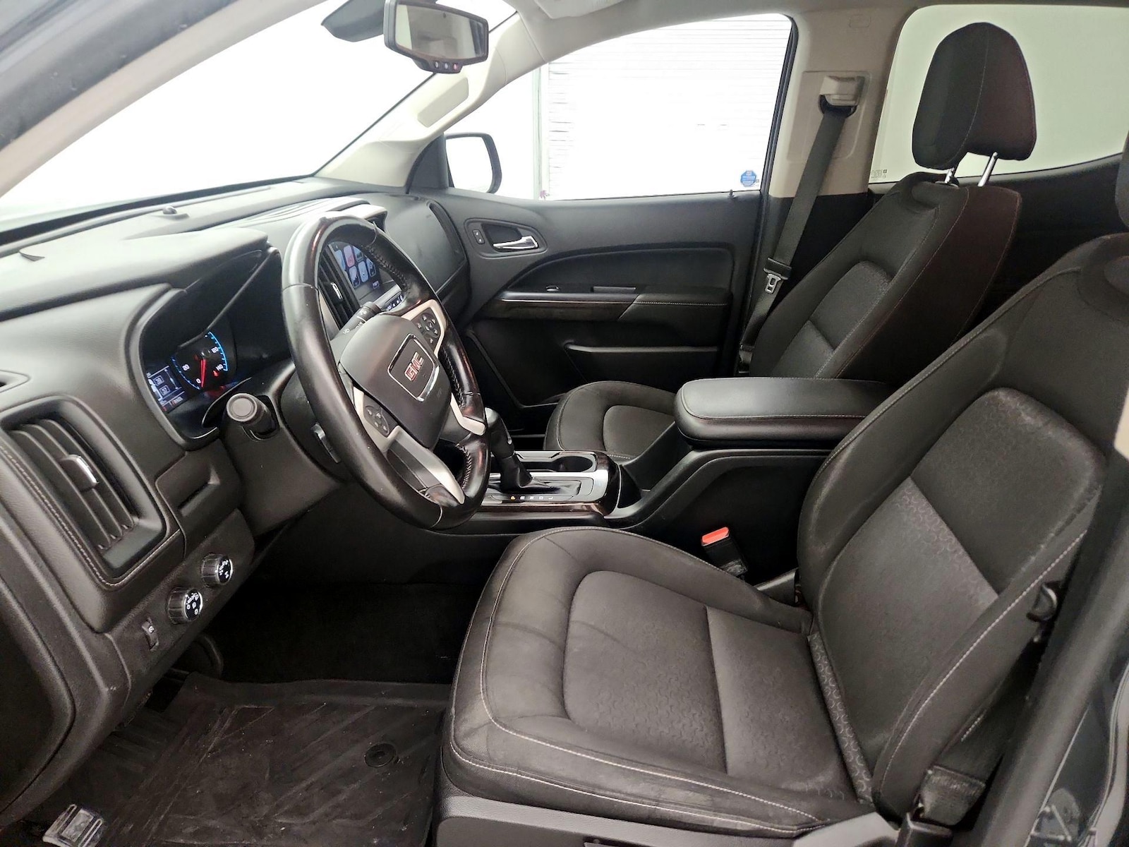 Power Seat(s) & Side Airbags
