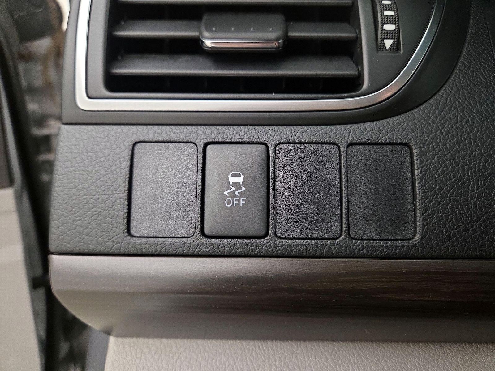2015 Toyota Camry LE - Photo 14