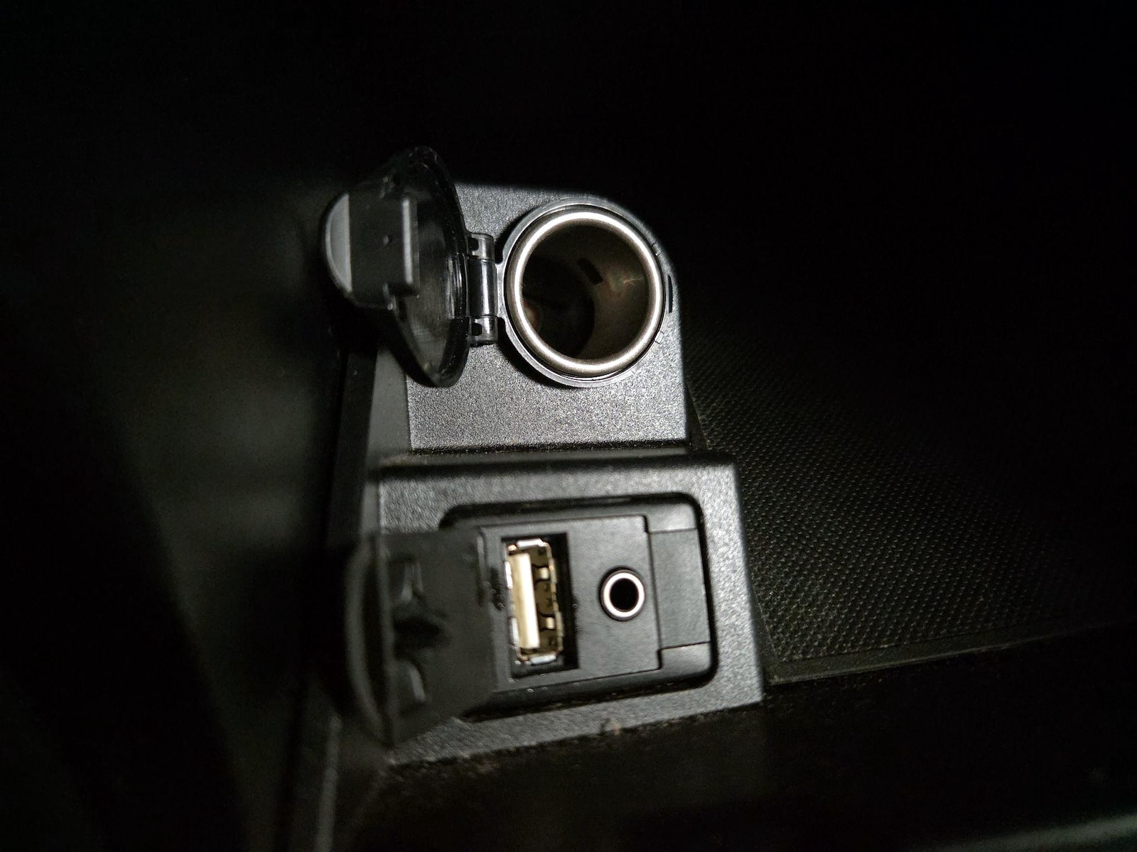 2015 Toyota Camry LE - Photo 19