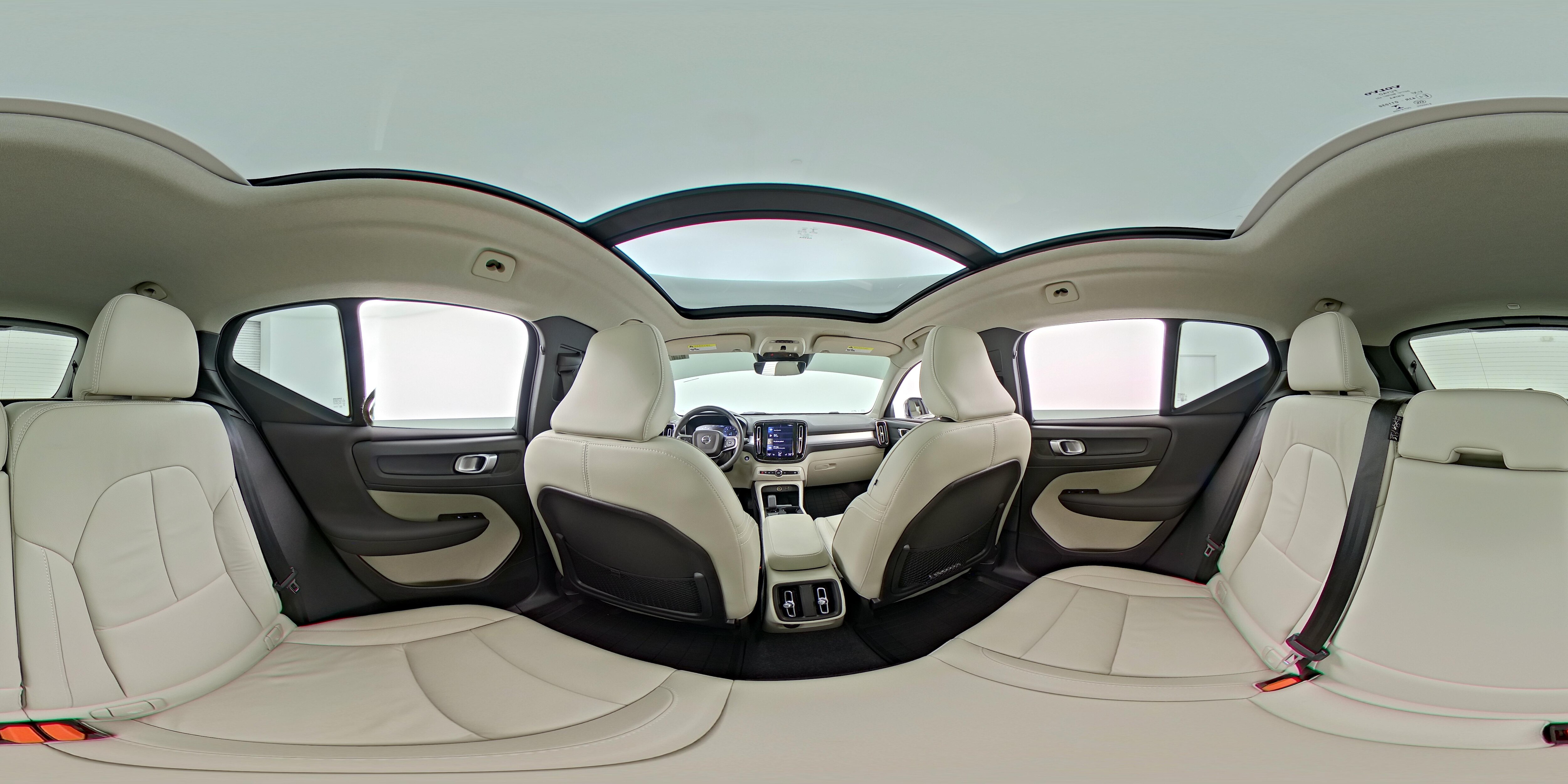 2022 Volvo XC40 Momentum - Photo 28