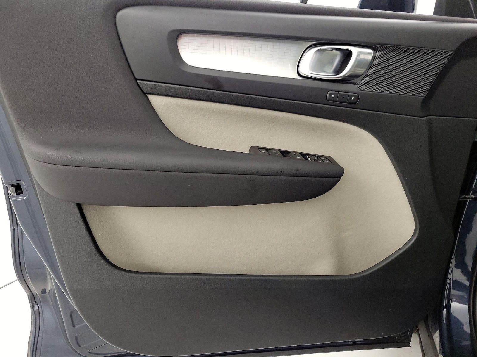 2022 Volvo XC40 Momentum - Photo 13