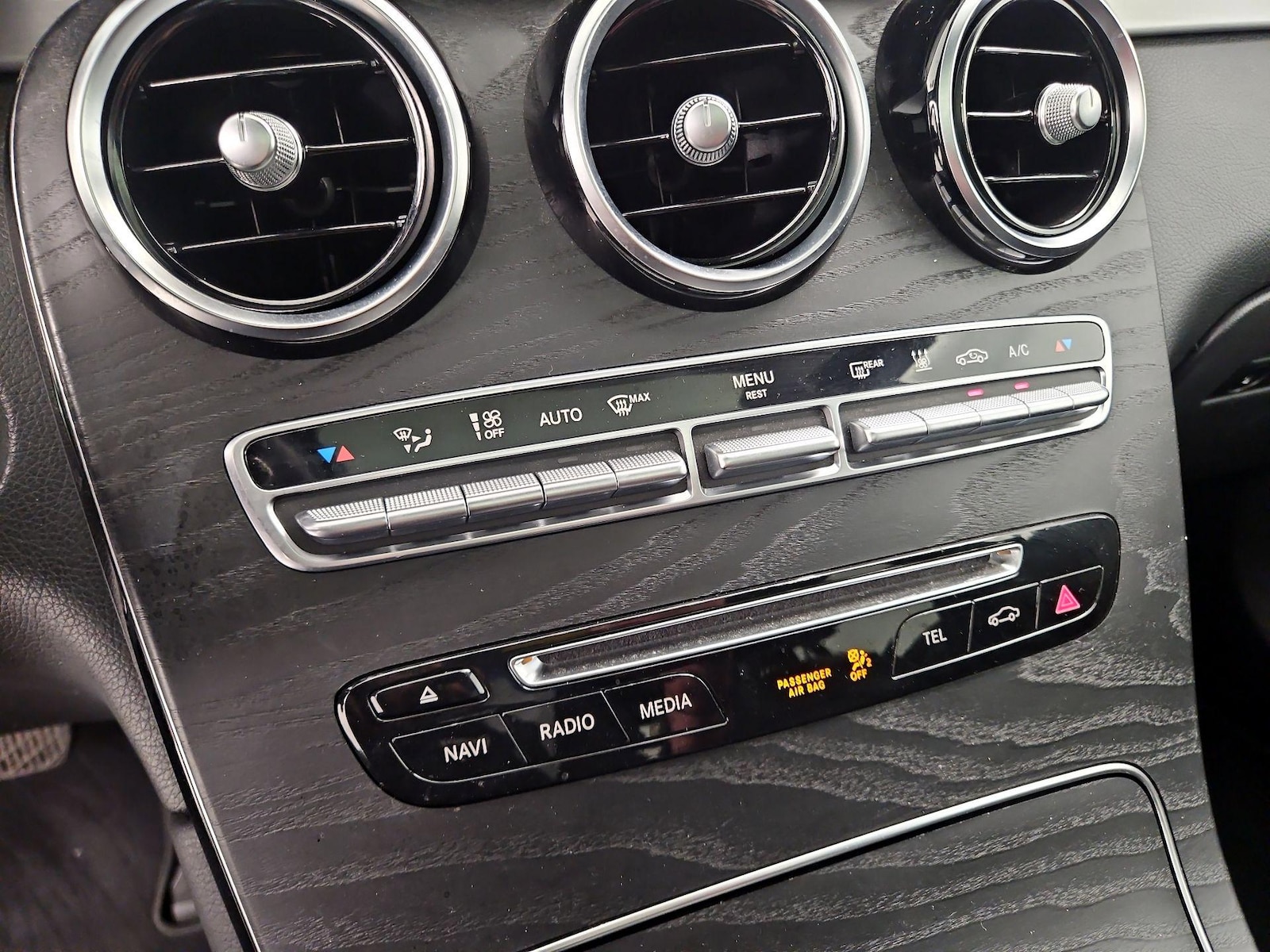 2019 Mercedes-Benz GLC GLC350e - Photo 17