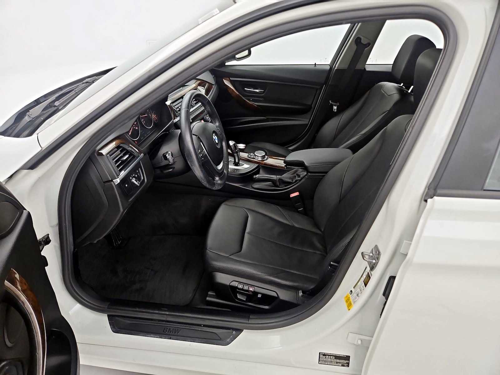 Power Seat(s) & Side Airbags