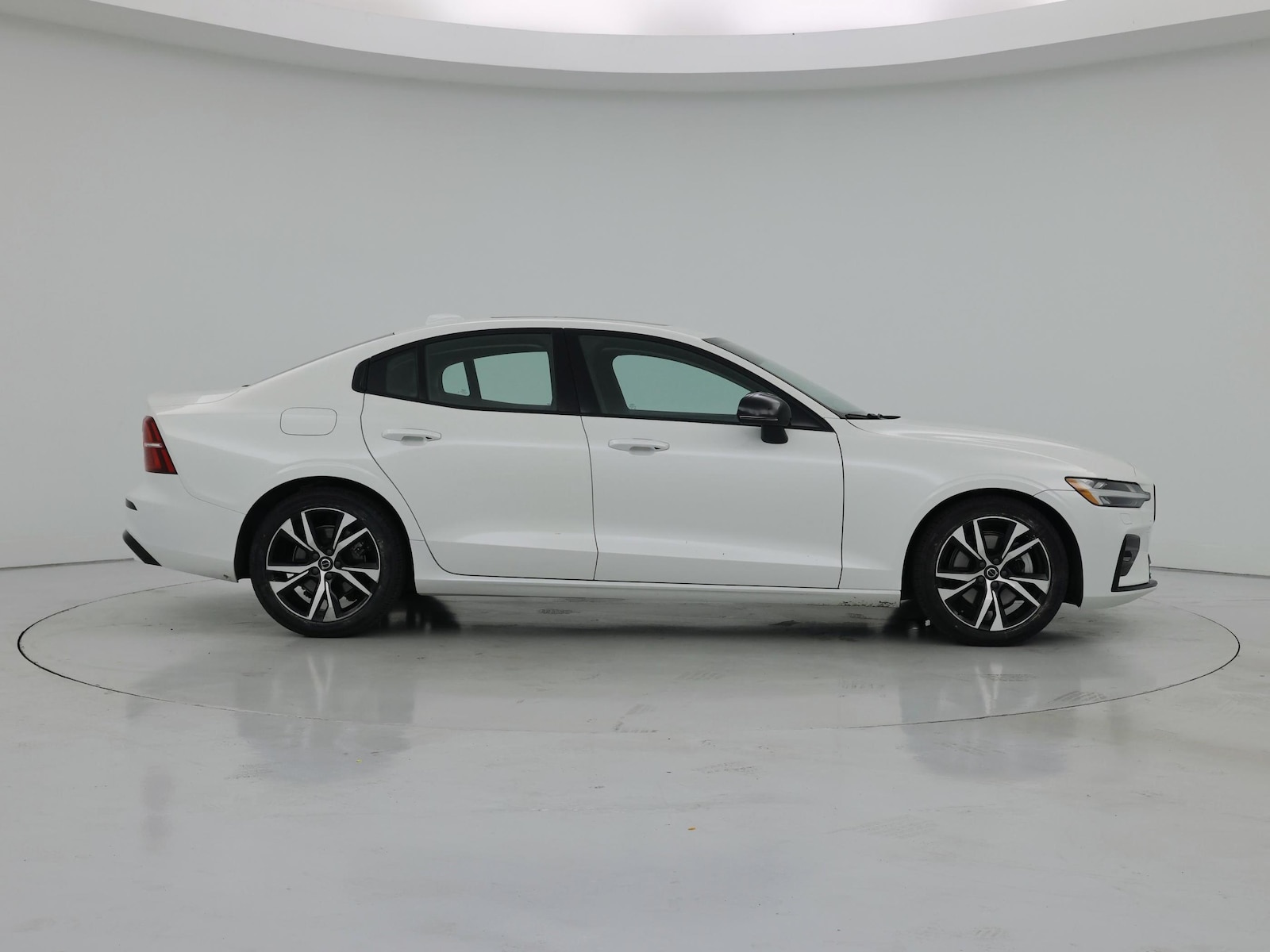 2025 Volvo S60 Core - Photo 8