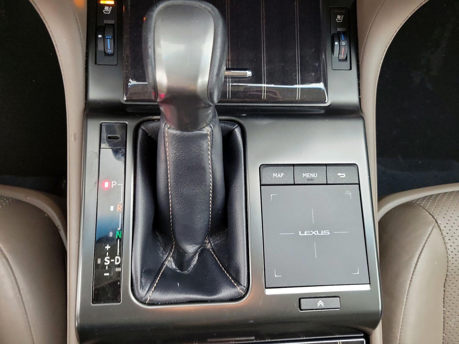 2023 Lexus GX LUXURY - Photo 19