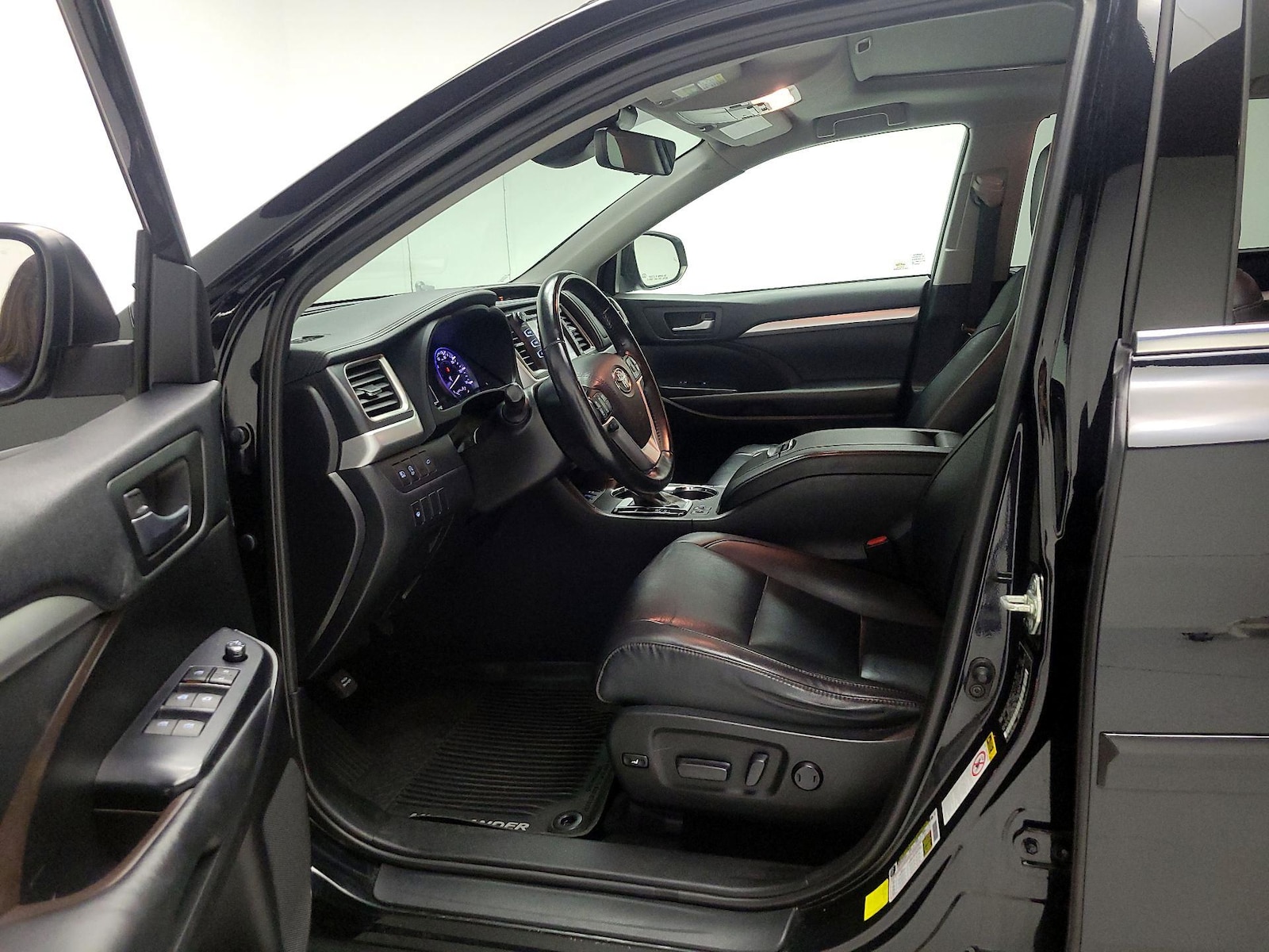 2019 Toyota Highlander XLE - Photo 12