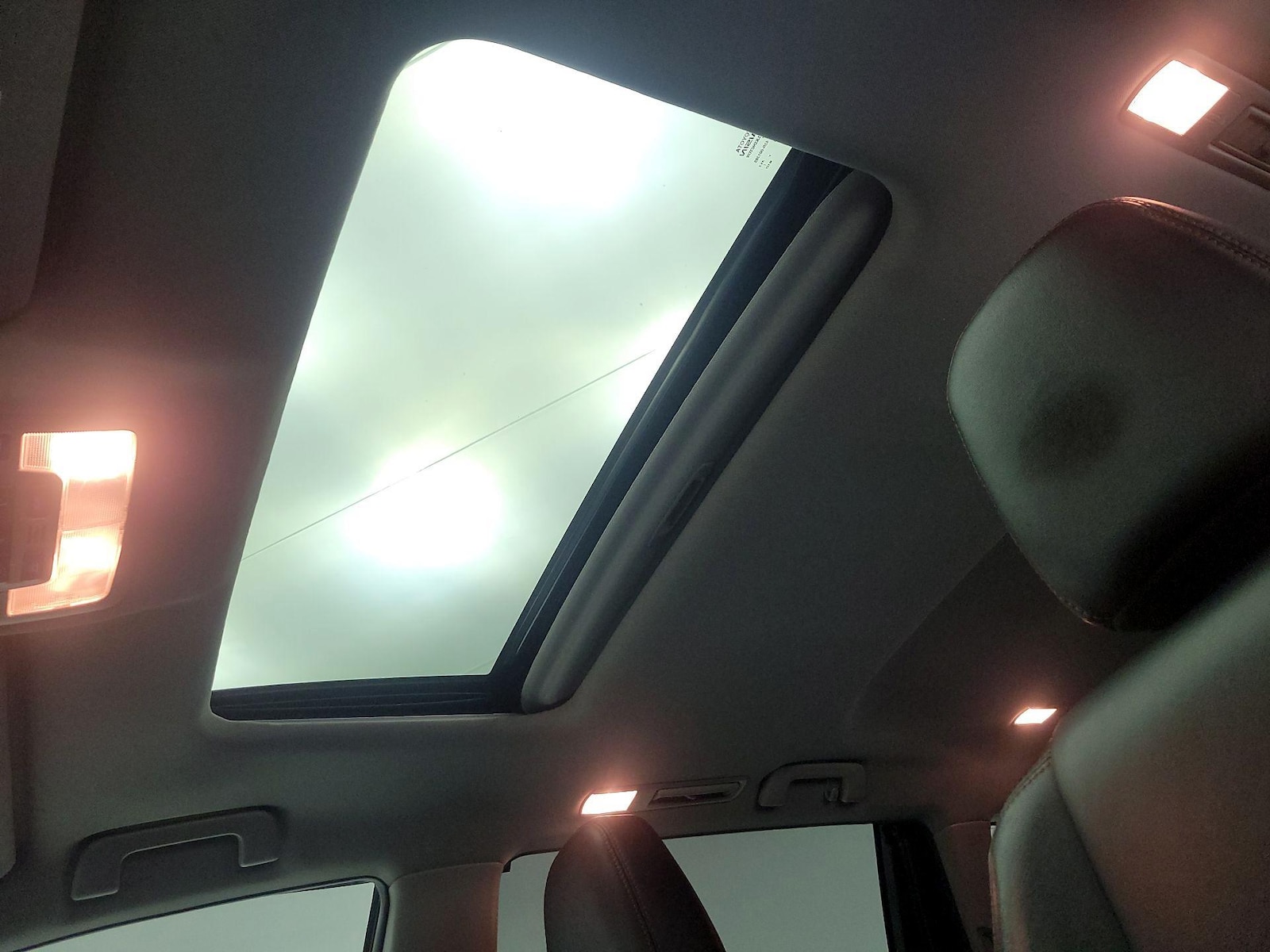 2019 Toyota Highlander XLE - Photo 19