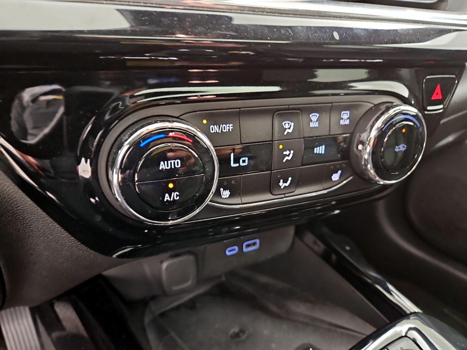 2024 Chevrolet Trax RS - Photo 17