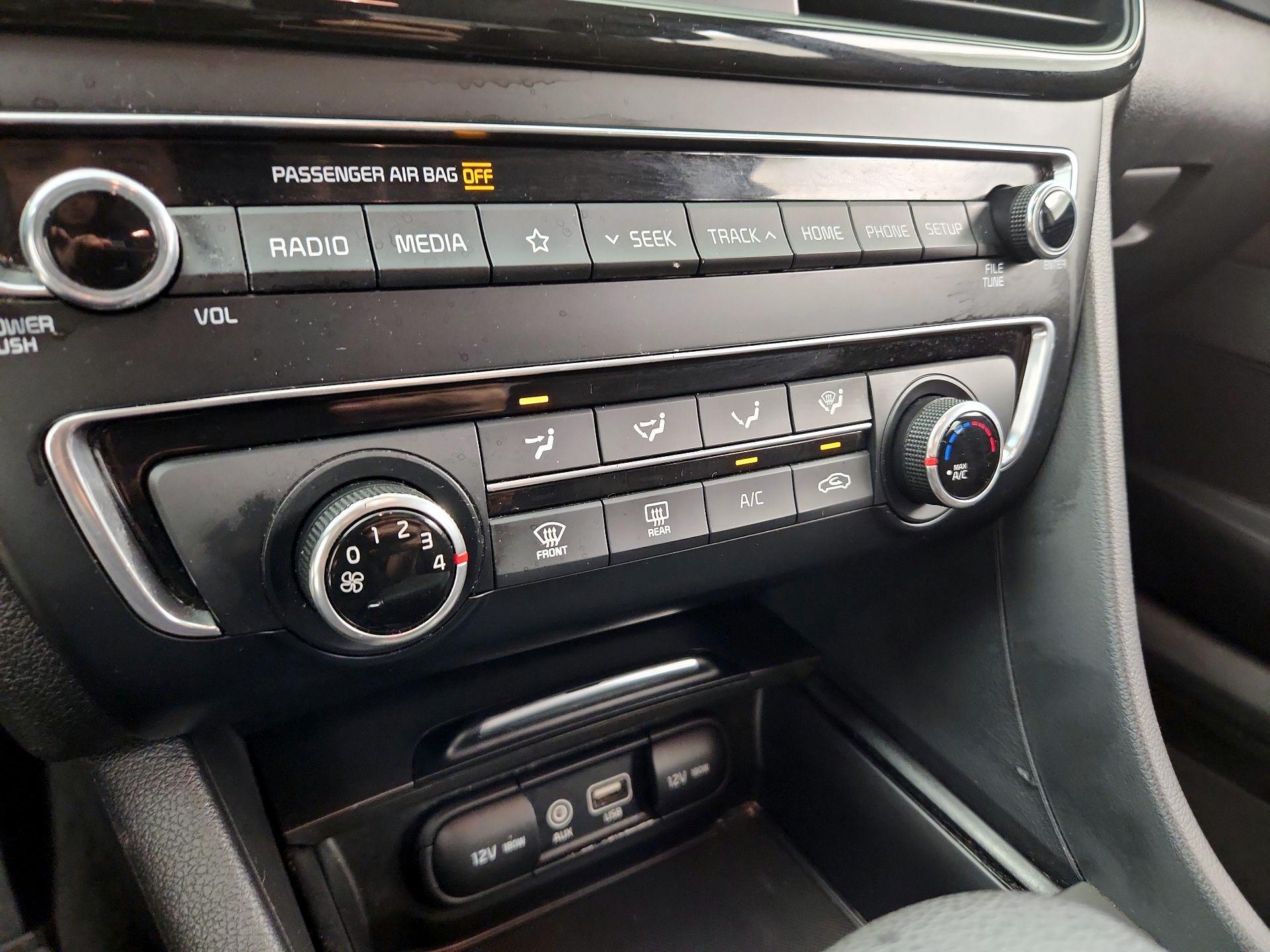 Thumbnail: 2020 Kia Optima - 16