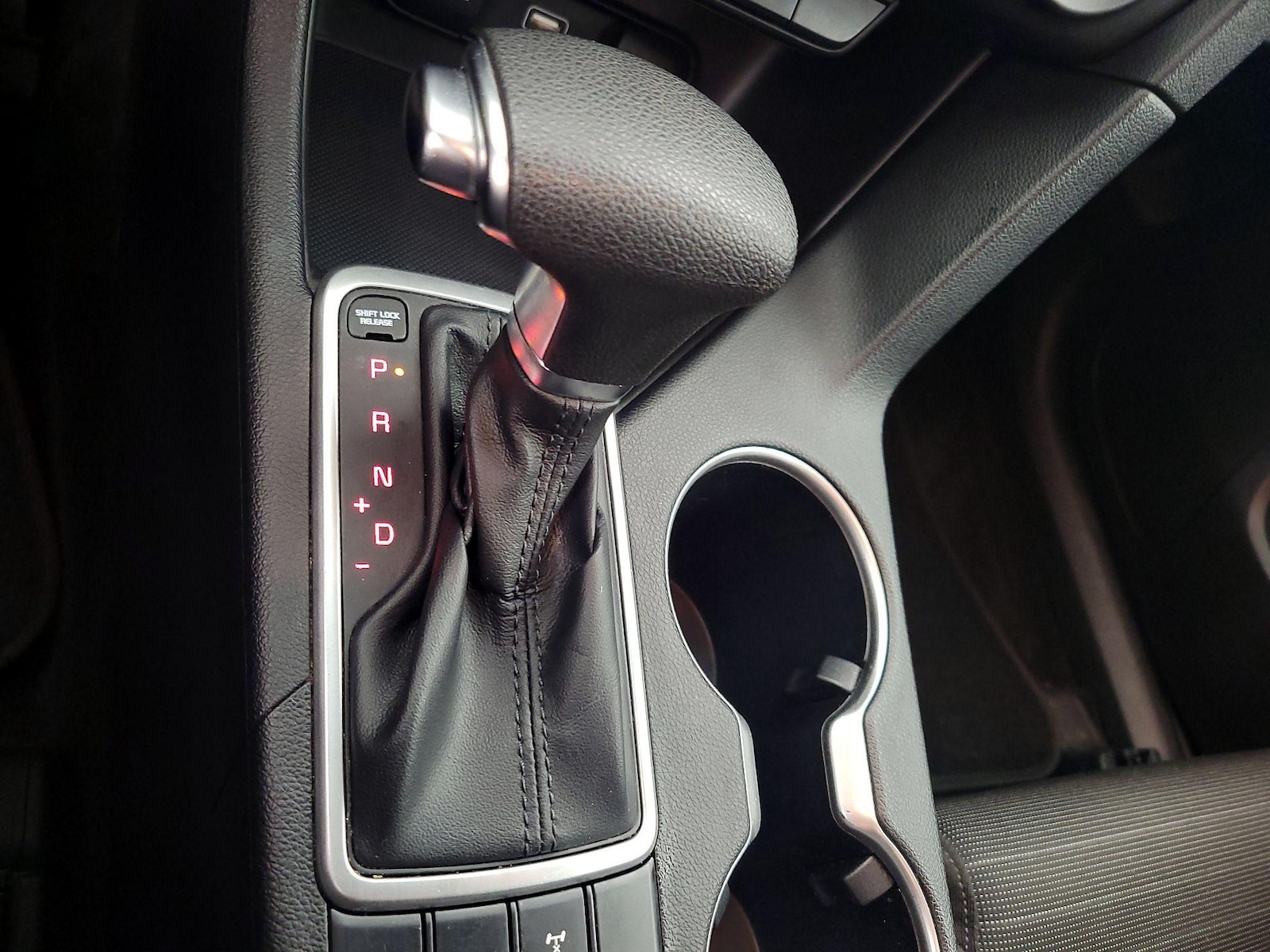 2020 Kia Sportage LX - Photo 18