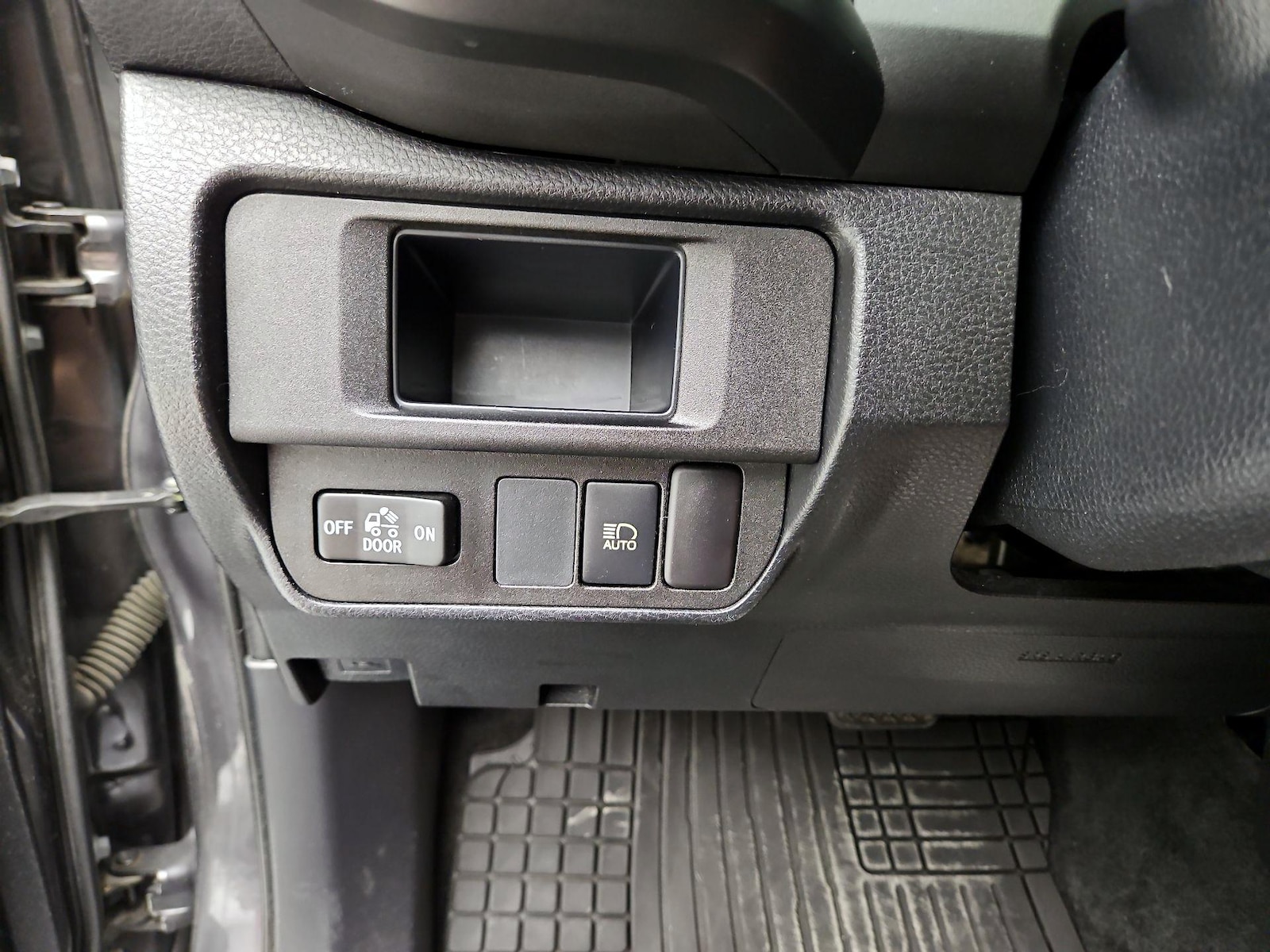 2019 Toyota Tacoma SR - Photo 14