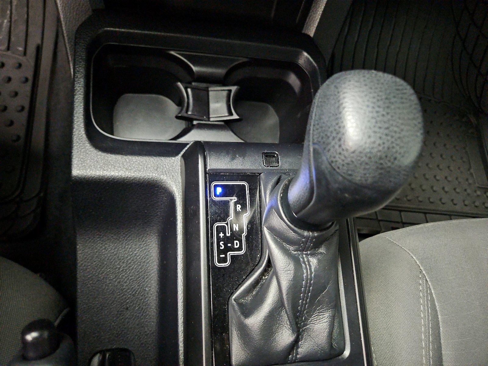 2019 Toyota Tacoma SR - Photo 18