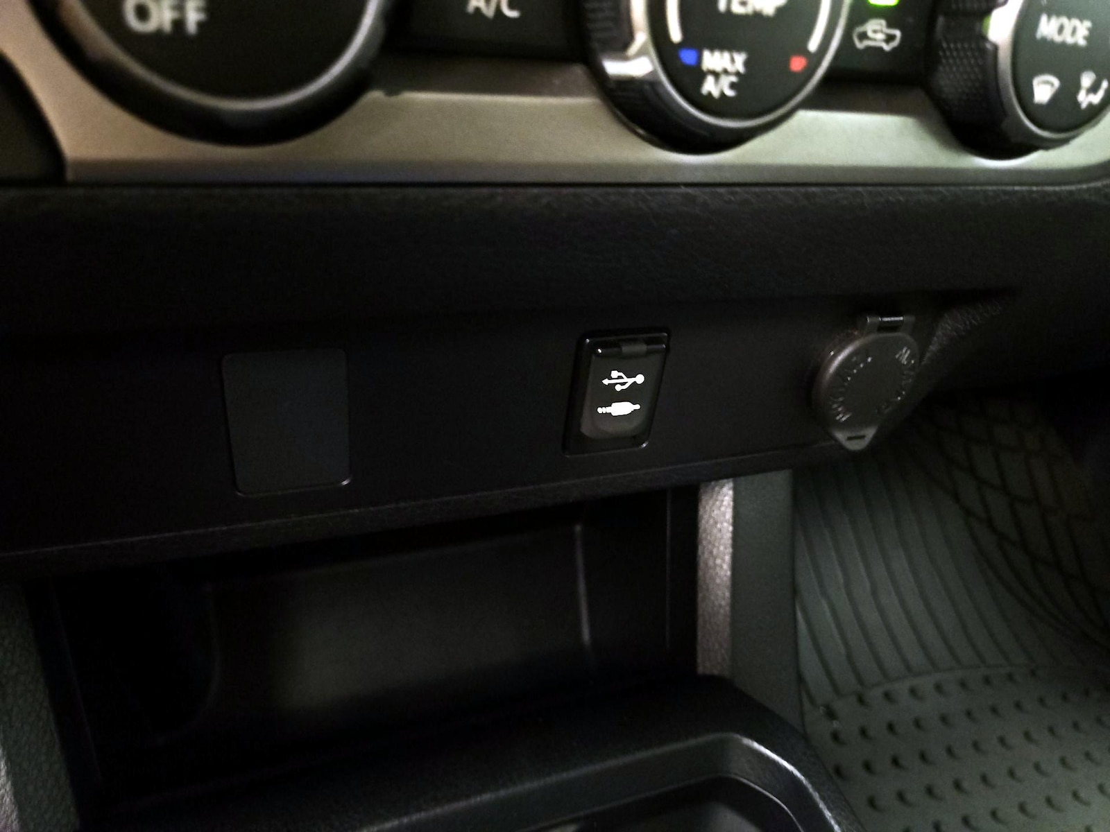 2019 Toyota Tacoma SR - Photo 19