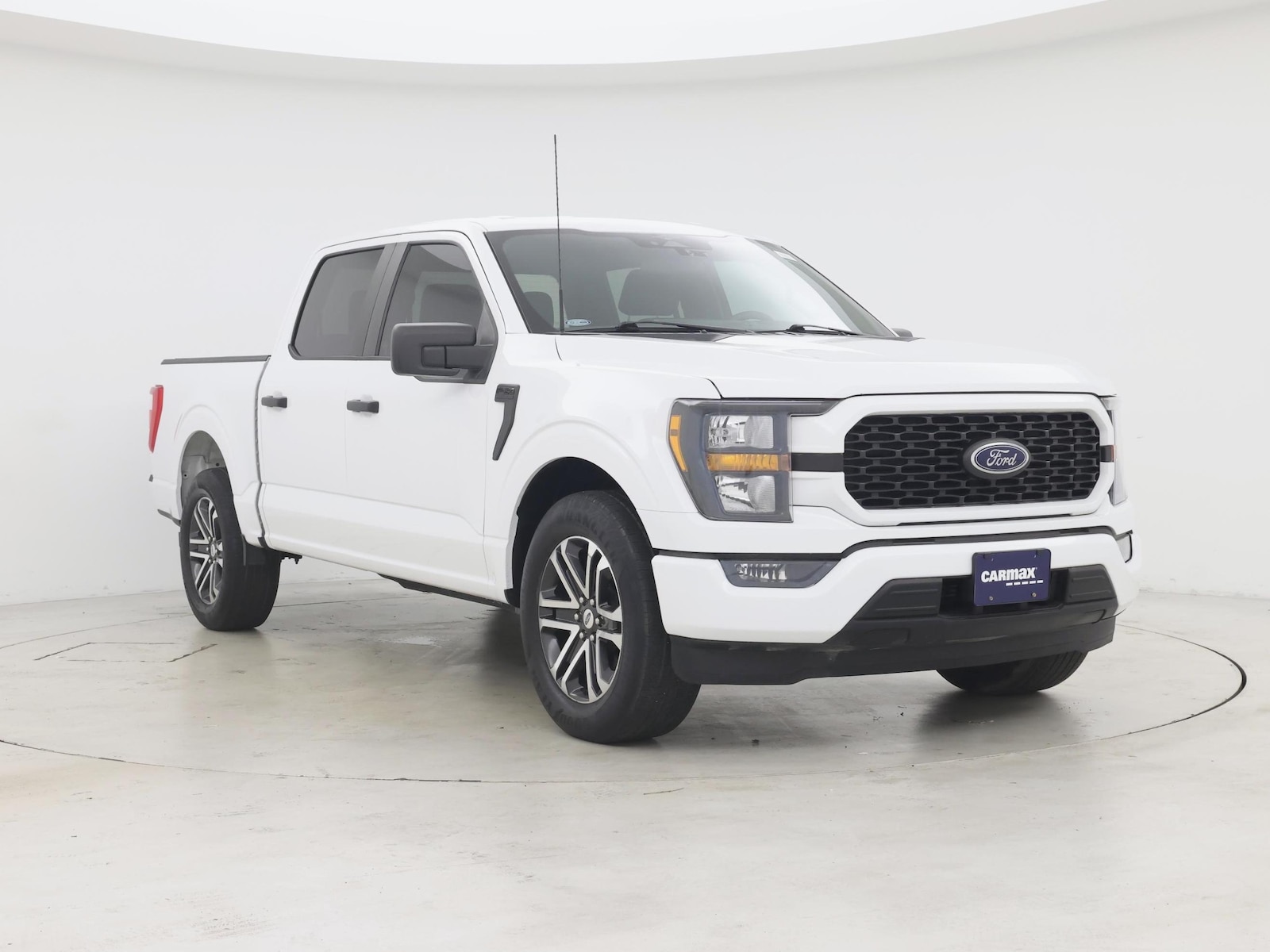 2023 Ford F-150 XL - Photo 2