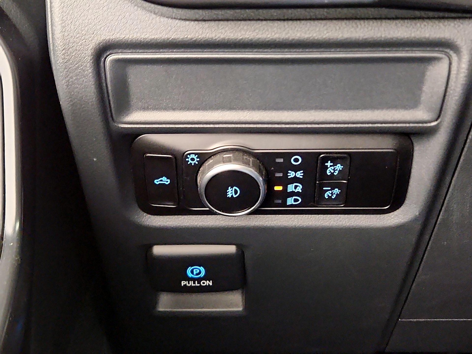 2023 Ford F-150 XL - Photo 14