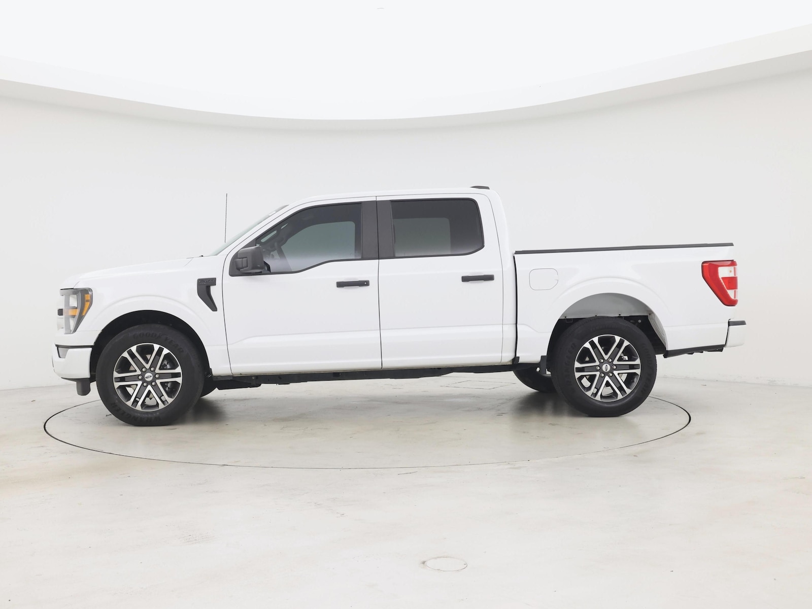 2023 Ford F-150 XL - Photo 4