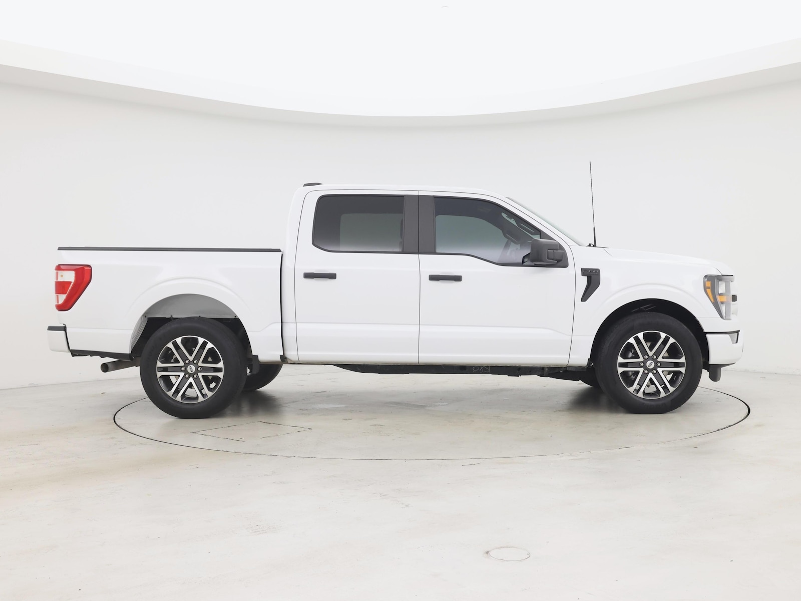 2023 Ford F-150 XL - Photo 8