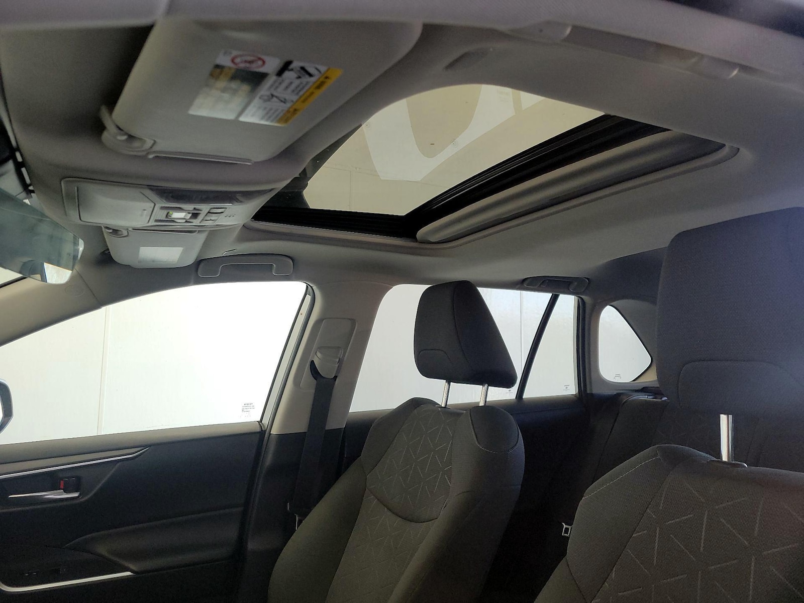 Sunroof(s) & Overhead Airbags
