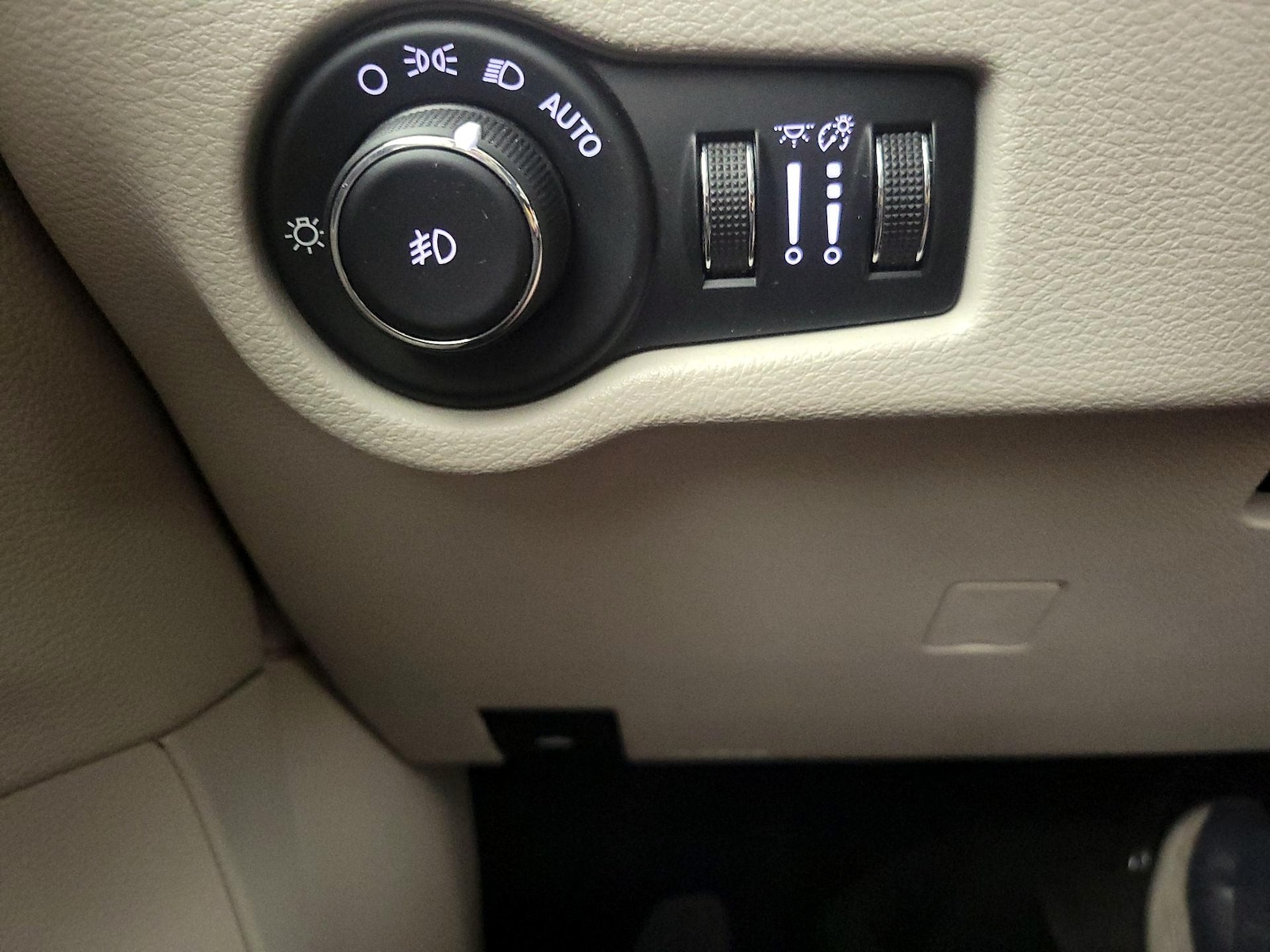 2017 Chrysler Pacifica Limited - Photo 14