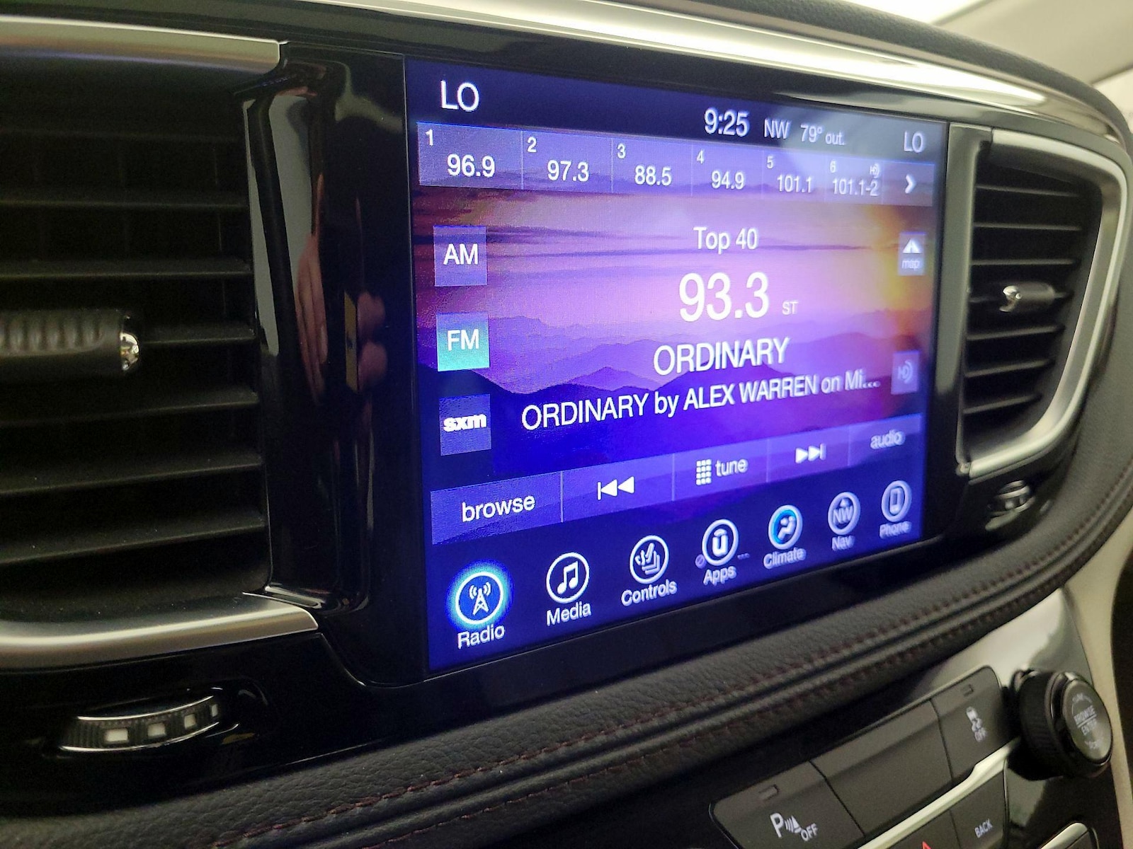 2017 Chrysler Pacifica Limited - Photo 17