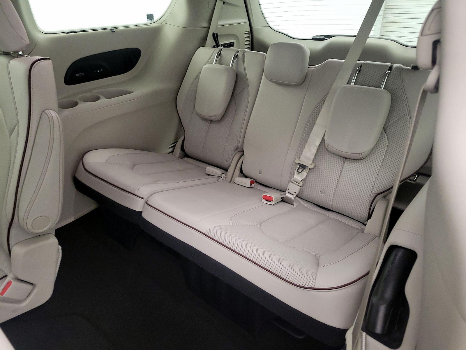 2017 Chrysler Pacifica Limited - Photo 23