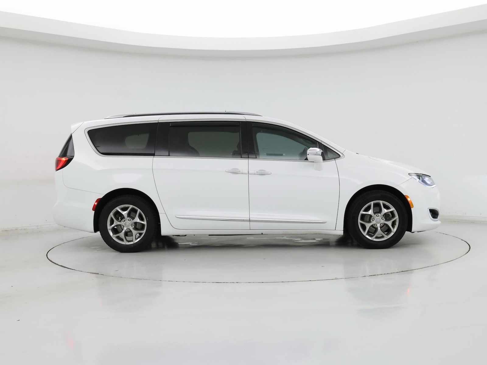 2017 Chrysler Pacifica Limited - Photo 8