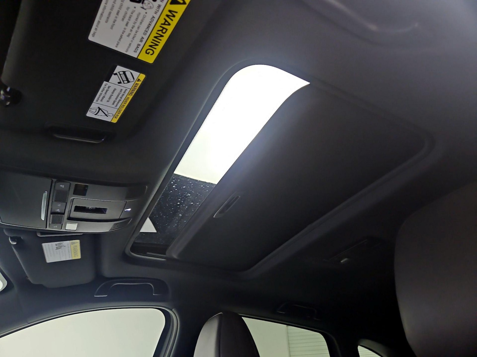 Sunroof(s) & Overhead Airbags