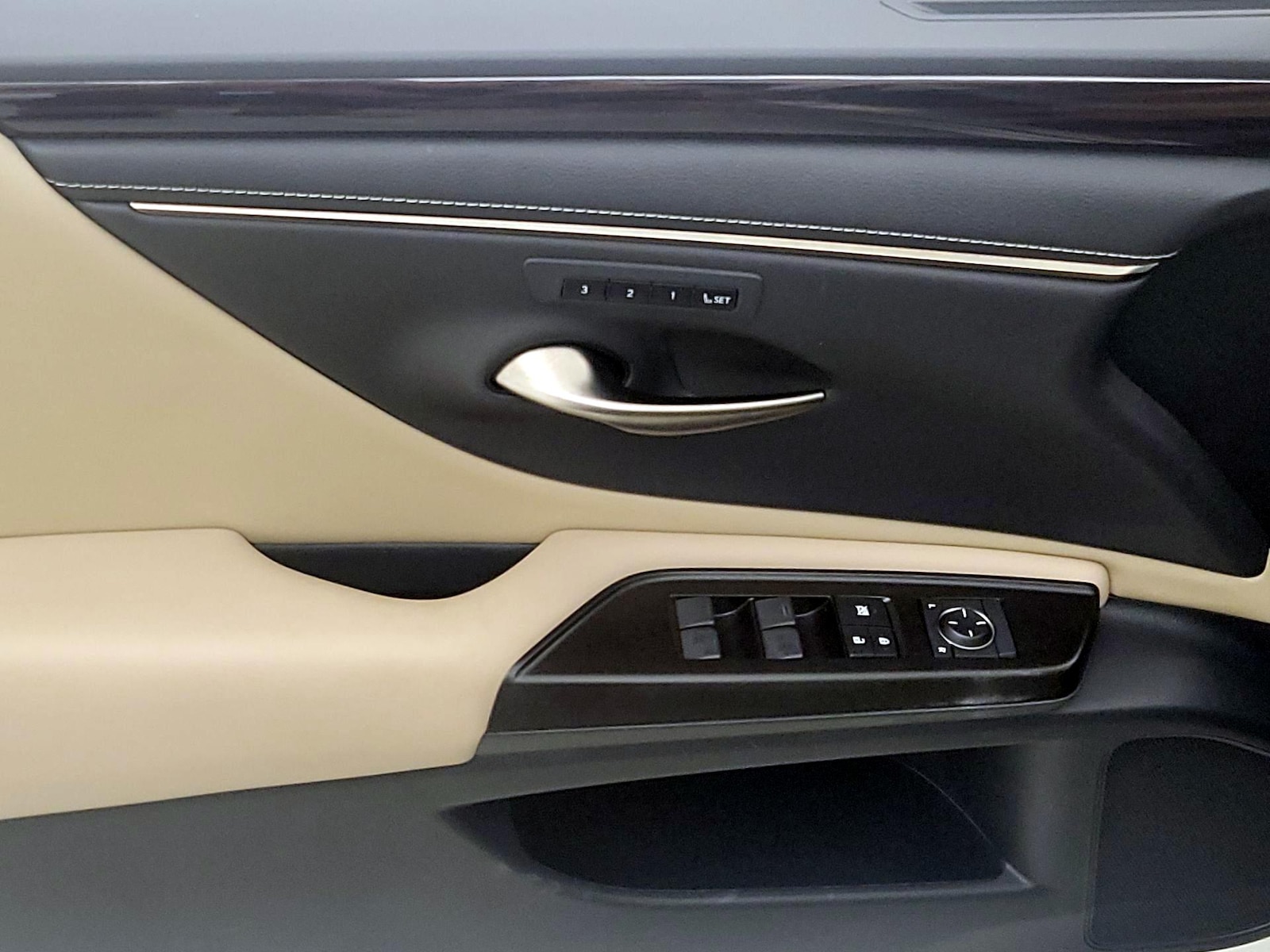 2019 Lexus ES 350 - Photo 13