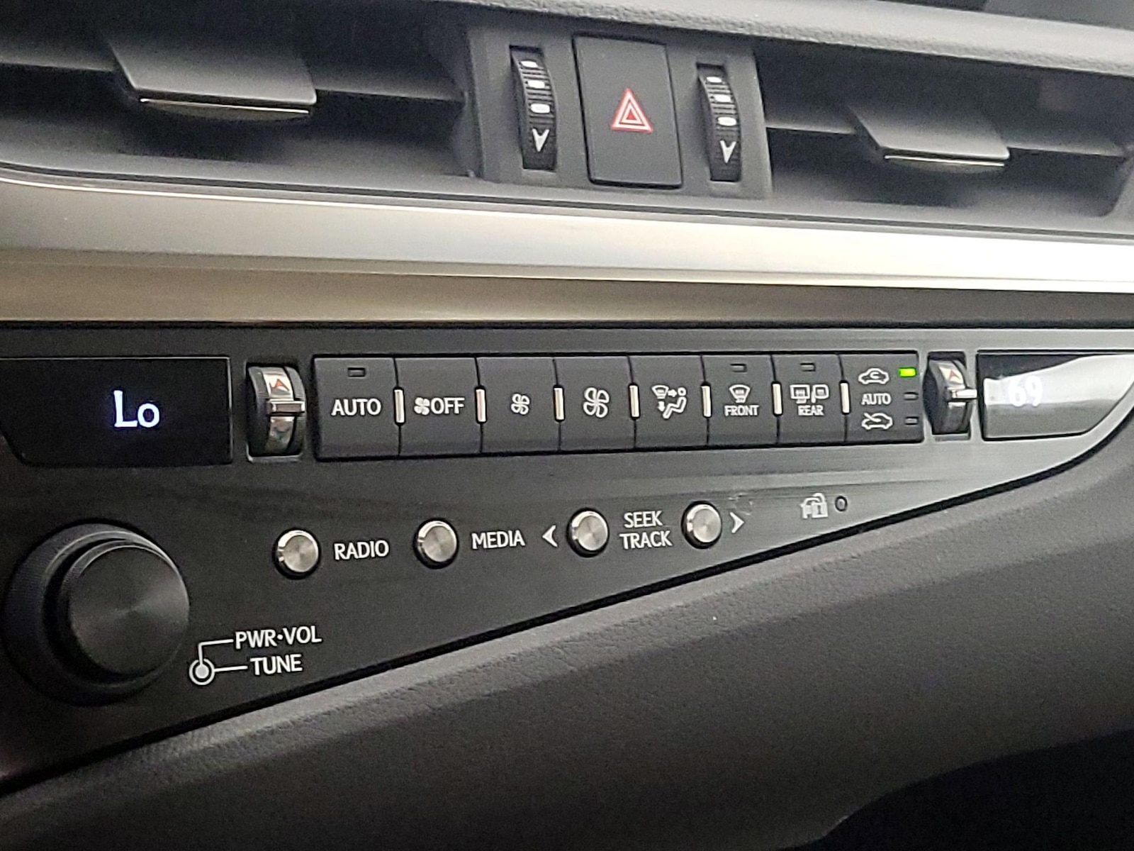 2019 Lexus ES 350 - Photo 17
