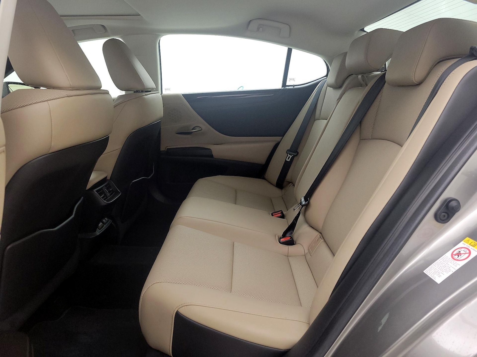 2019 Lexus ES 350 - Photo 21