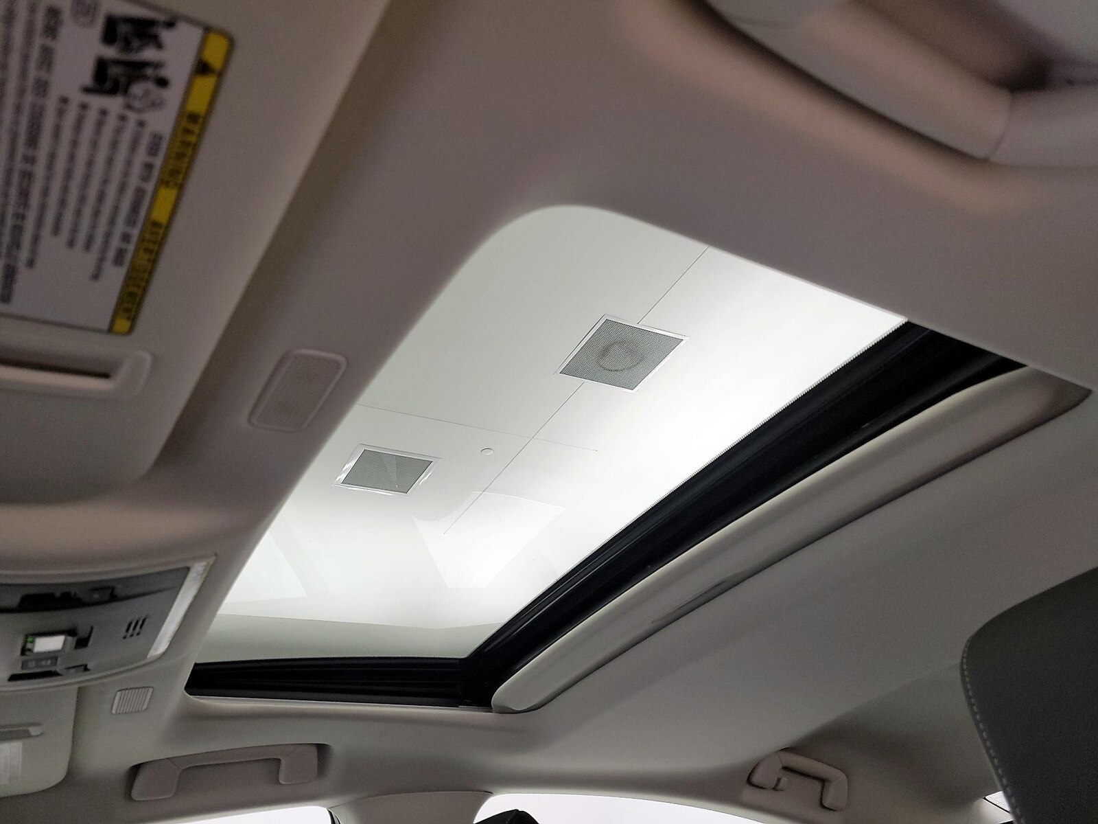 Sunroof(s) & Overhead Airbags